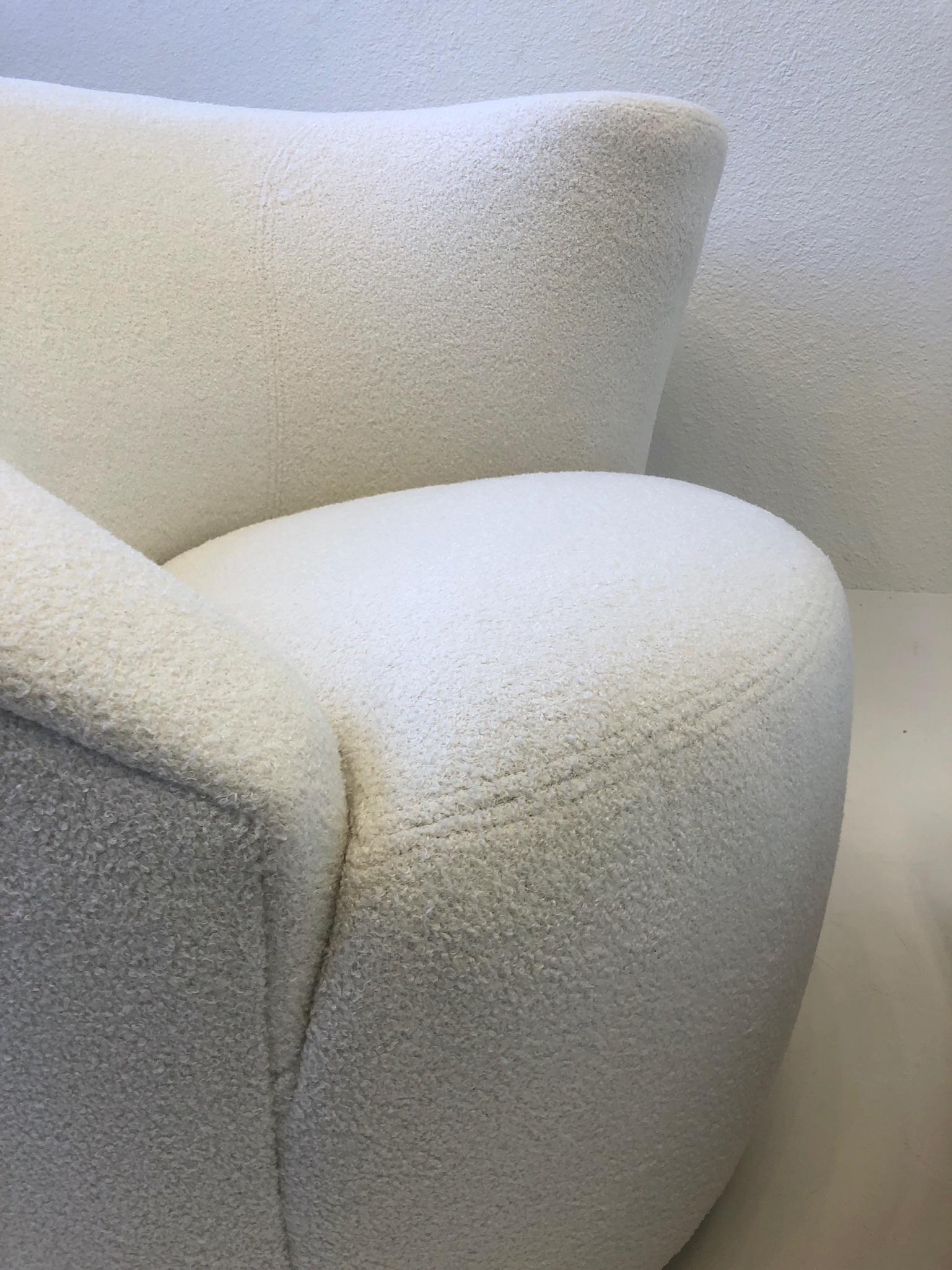 Pair of White Boucle Lounge Chairs and Ottomans by Vladimir Kagan In Excellent Condition For Sale In Palm Springs, CA