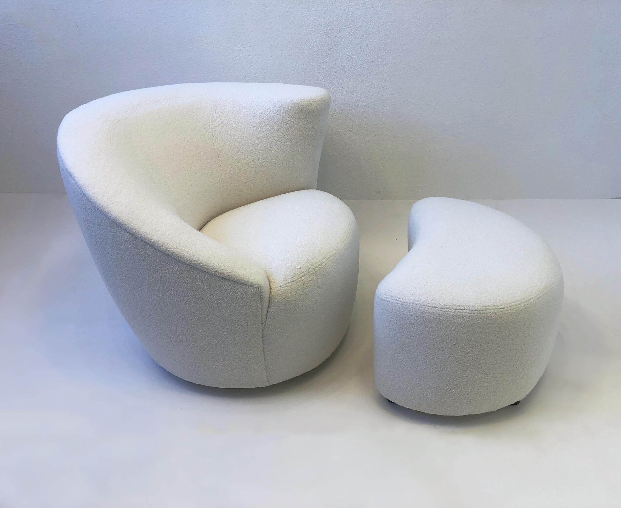 Late 20th Century Pair of White Boucle Lounge Chairs and Ottomans by Vladimir Kagan For Sale