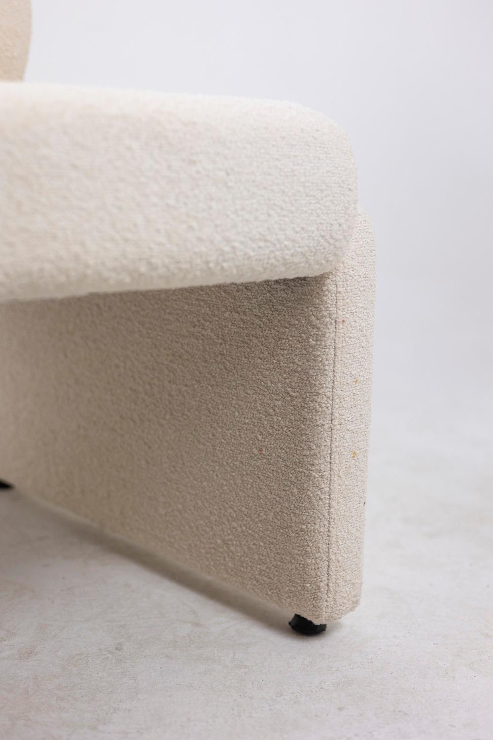 Paar weiße Bouclé-Liegestühle, 1970er Jahre im Angebot 5