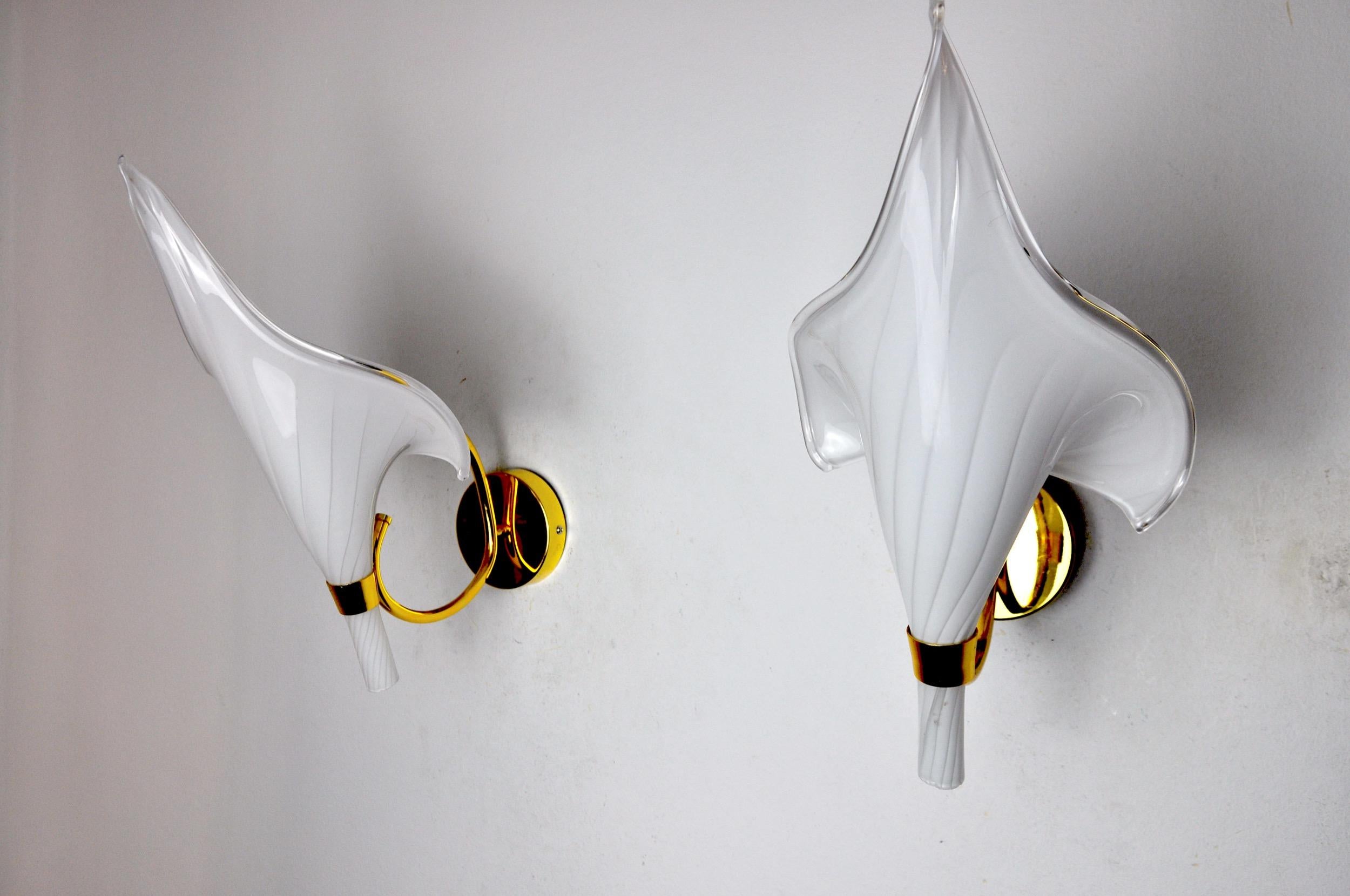 Italian Pair of White Calla Lily Sconces, Murano Glass, Italy, 1970 For Sale