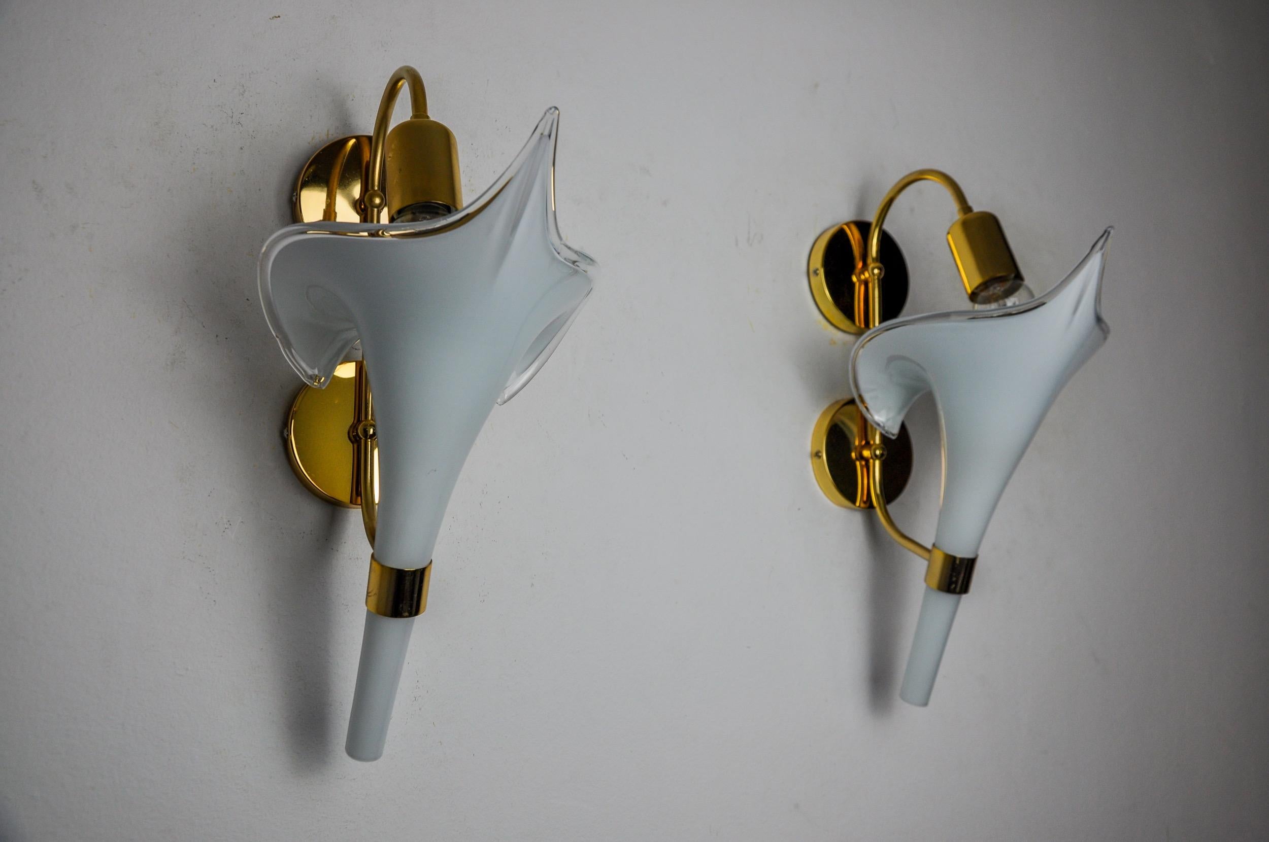 Mid-20th Century Pair of white calla lily sconces, murano glass, Italy, 1970 For Sale