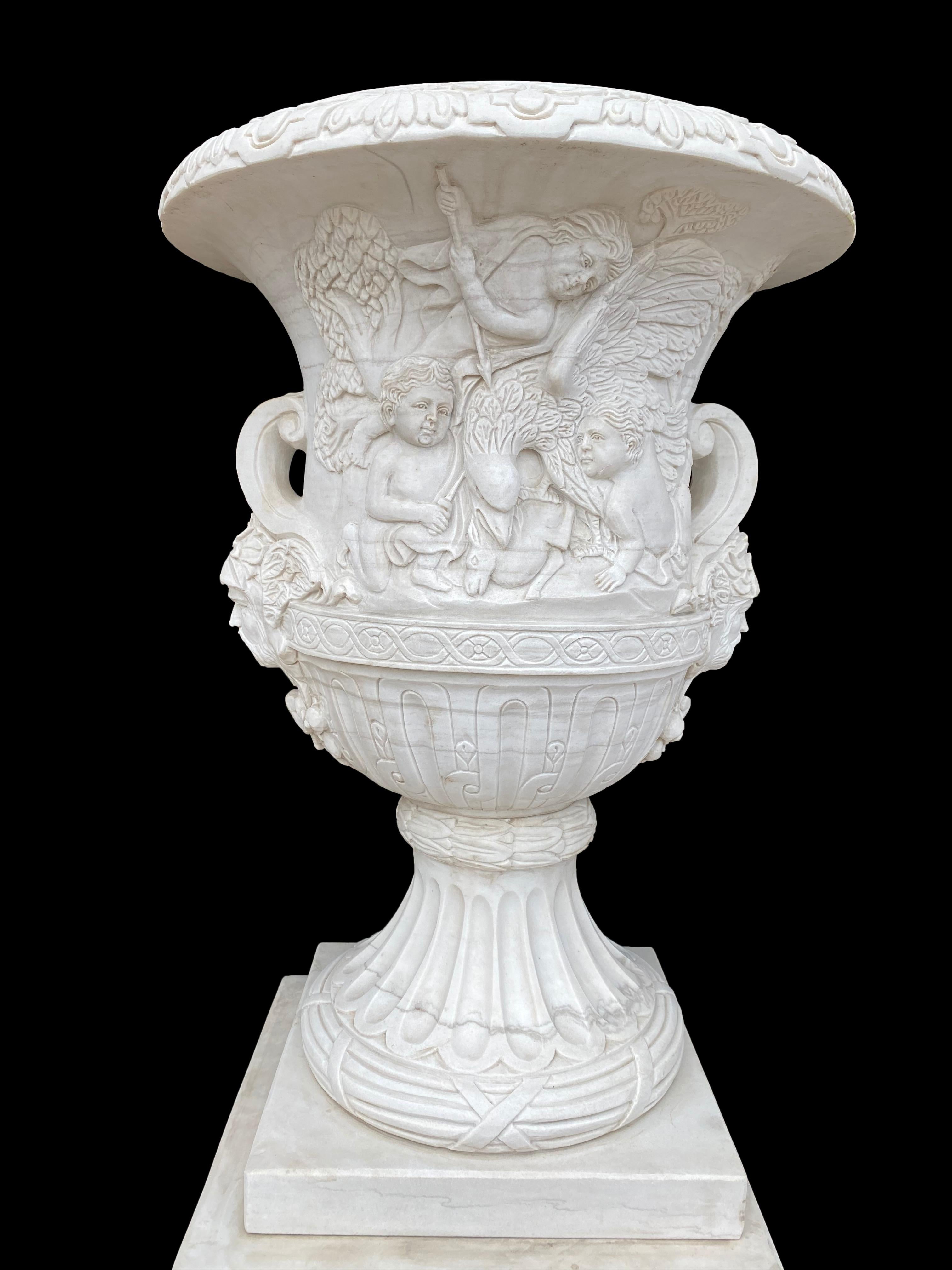 Pair of White Carrara Marble Campana-form Urns, 21st Century For Sale 7