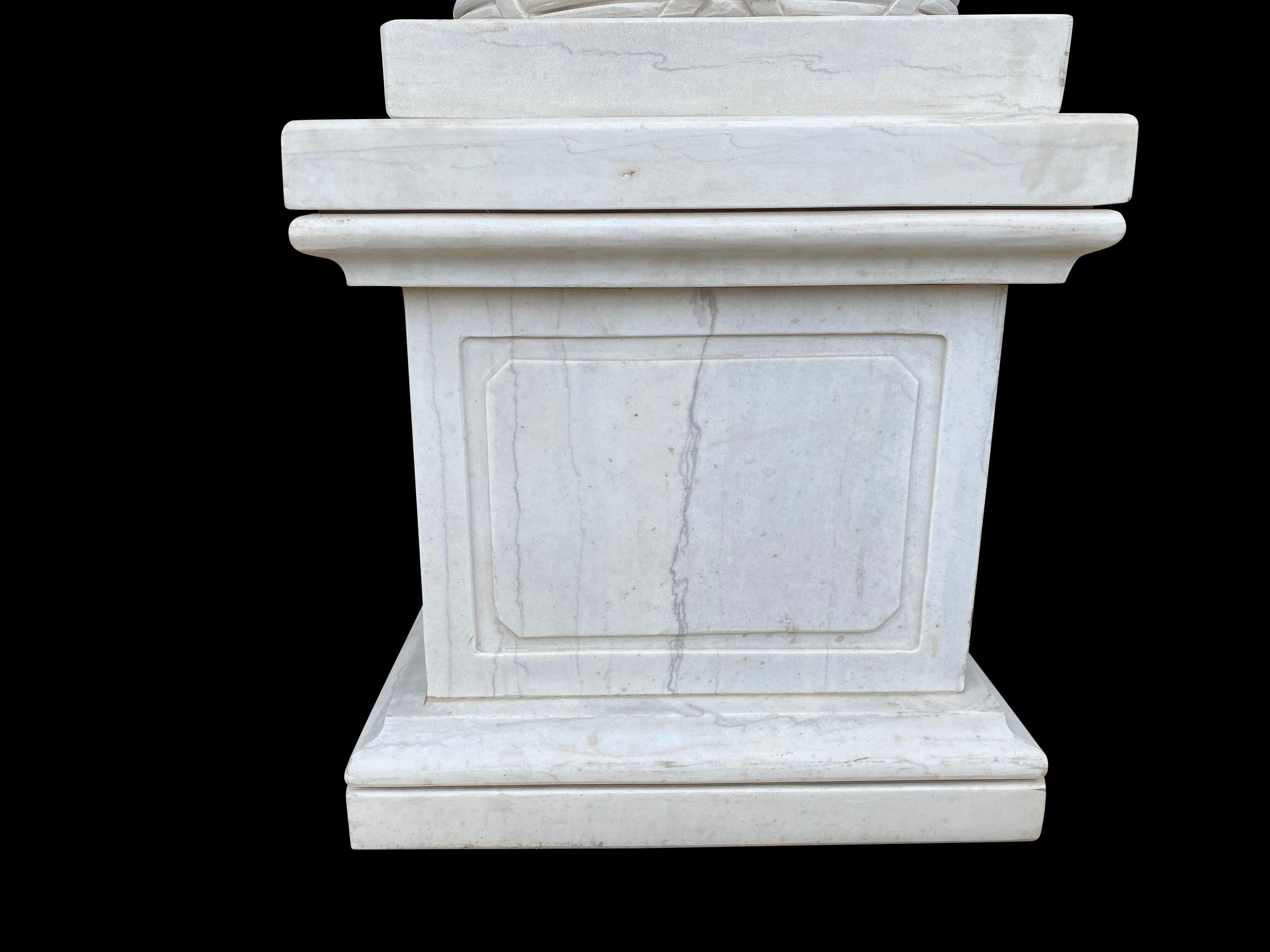 Pair of White Carrara Marble Campana-form Urns, 21st Century For Sale 12