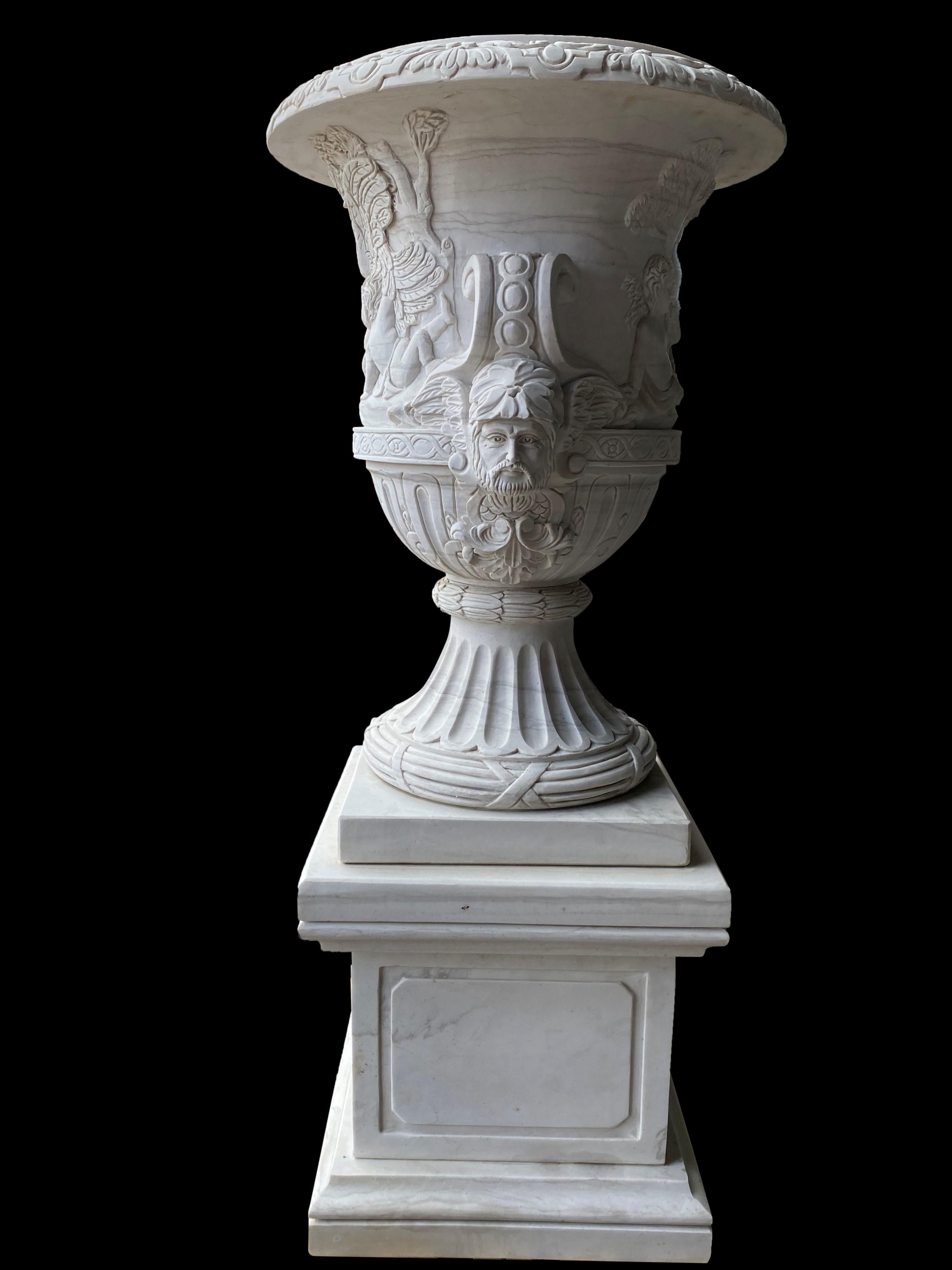 Pair of White Carrara Marble Campana-form Urns, 21st Century For Sale 13