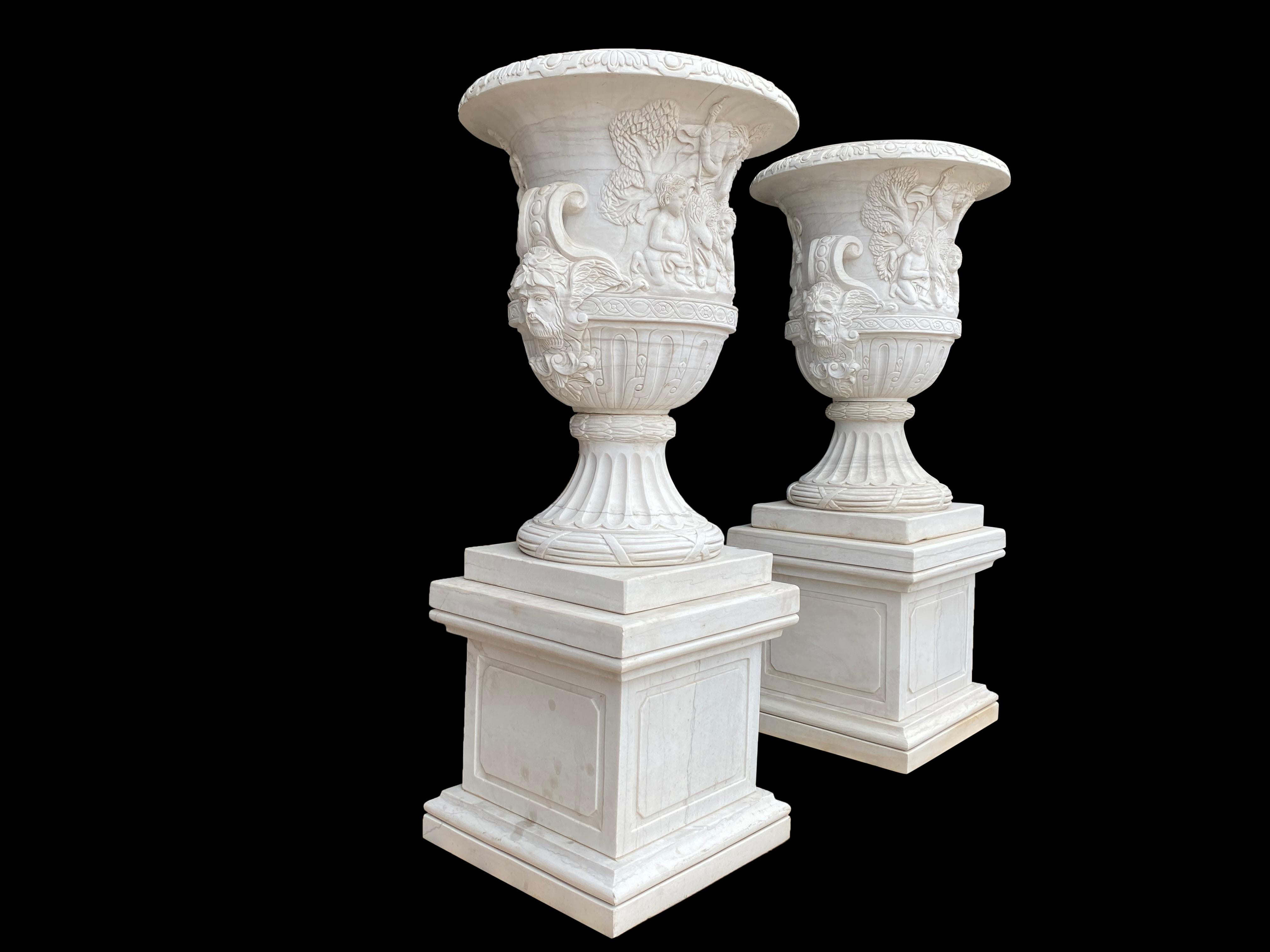 Contemporary Pair of White Carrara Marble Campana-form Urns, 21st Century For Sale