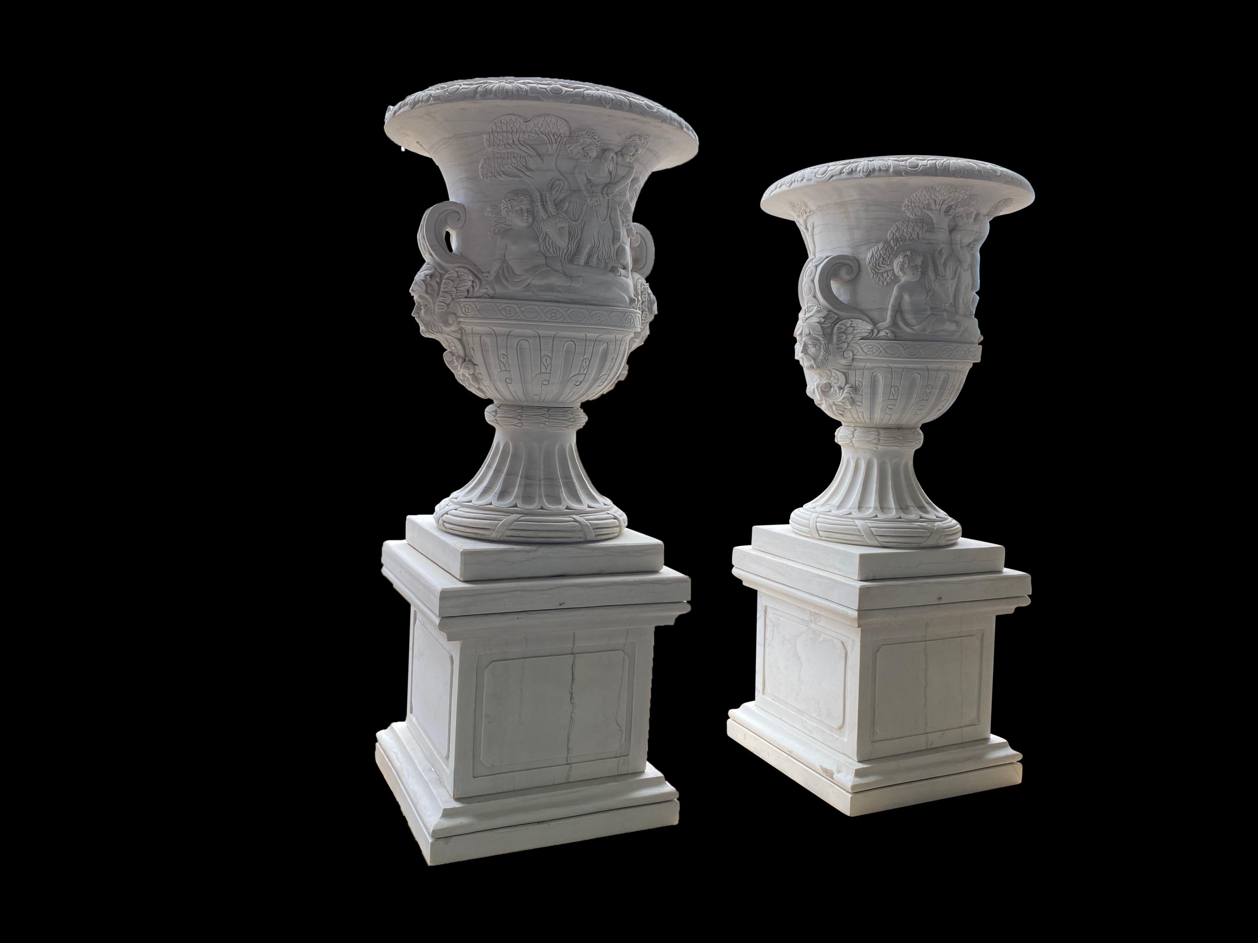 Pair of White Carrara Marble Campana-form Urns, 21st Century For Sale 4