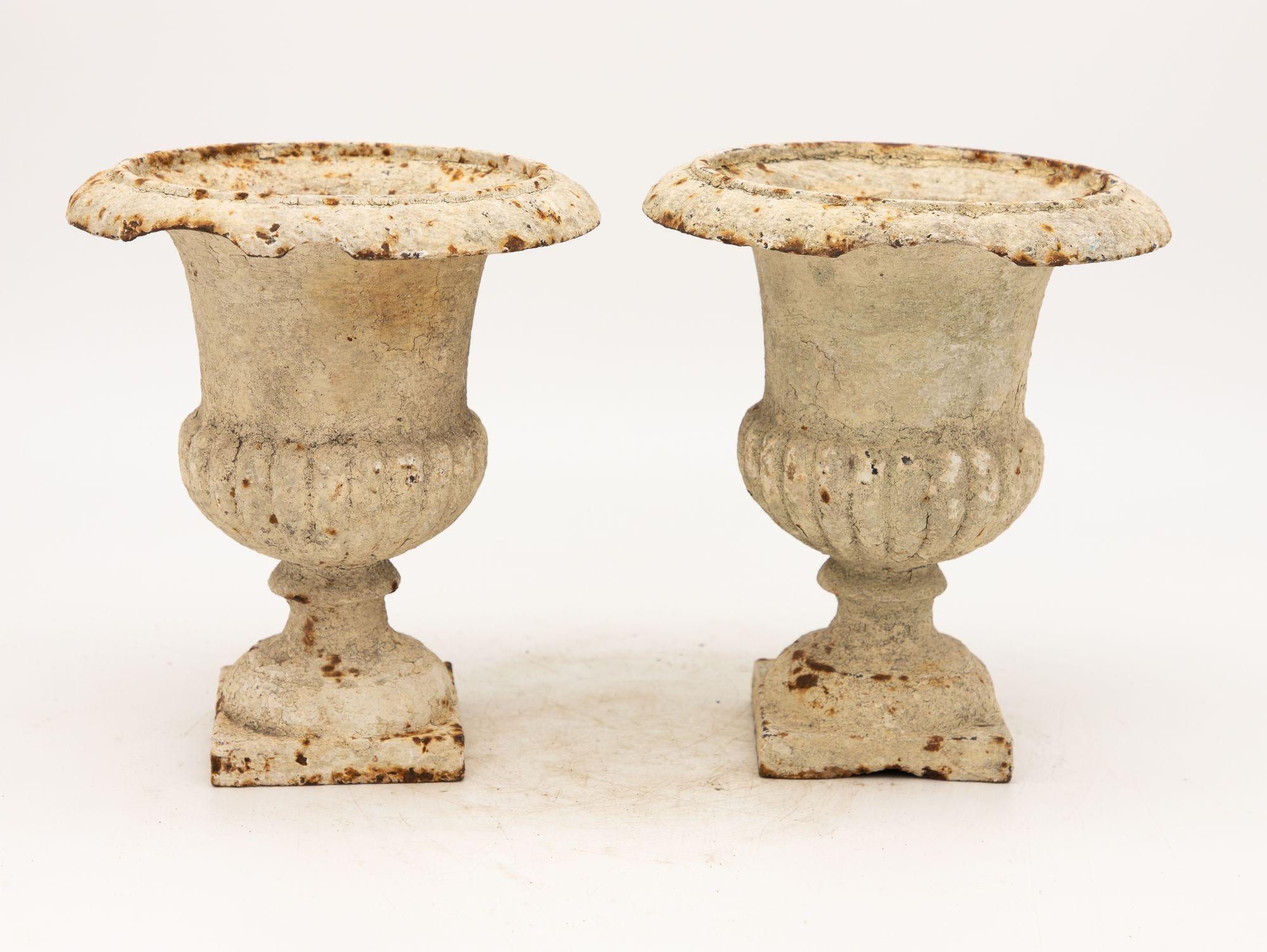 Pair of White Cast Iron Urns, French Early 20th Century For Sale 1