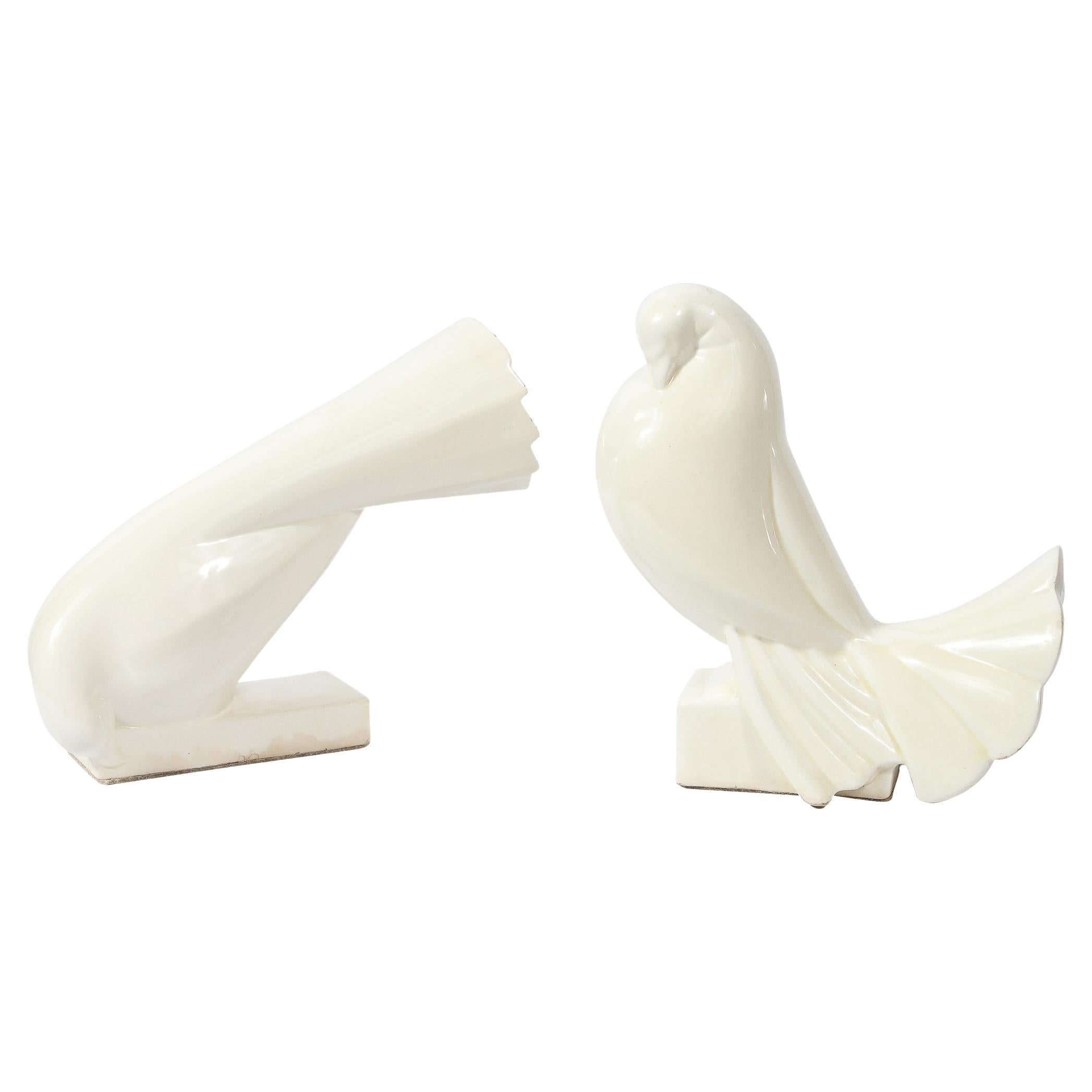 Paar weiße Taubenskulpturen aus Keramik von Jacques Adnet