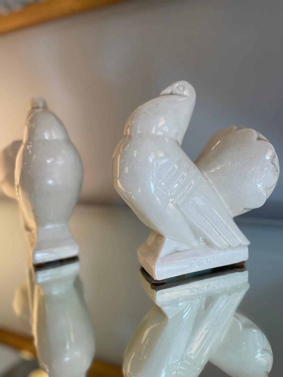 Mid-20th Century Pair of White Ceramic Doves in Deco Style For Sale