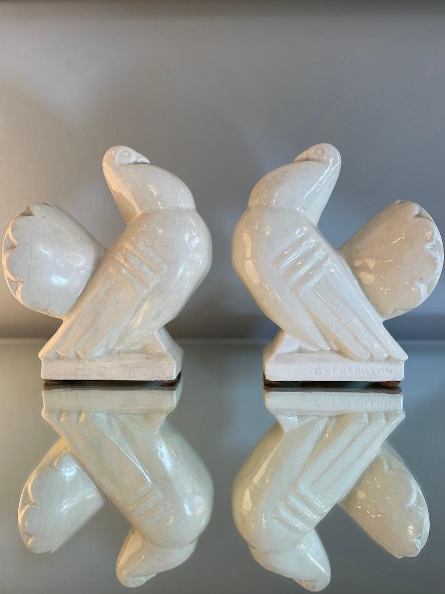 Pair of White Ceramic Doves in Deco Style For Sale 1