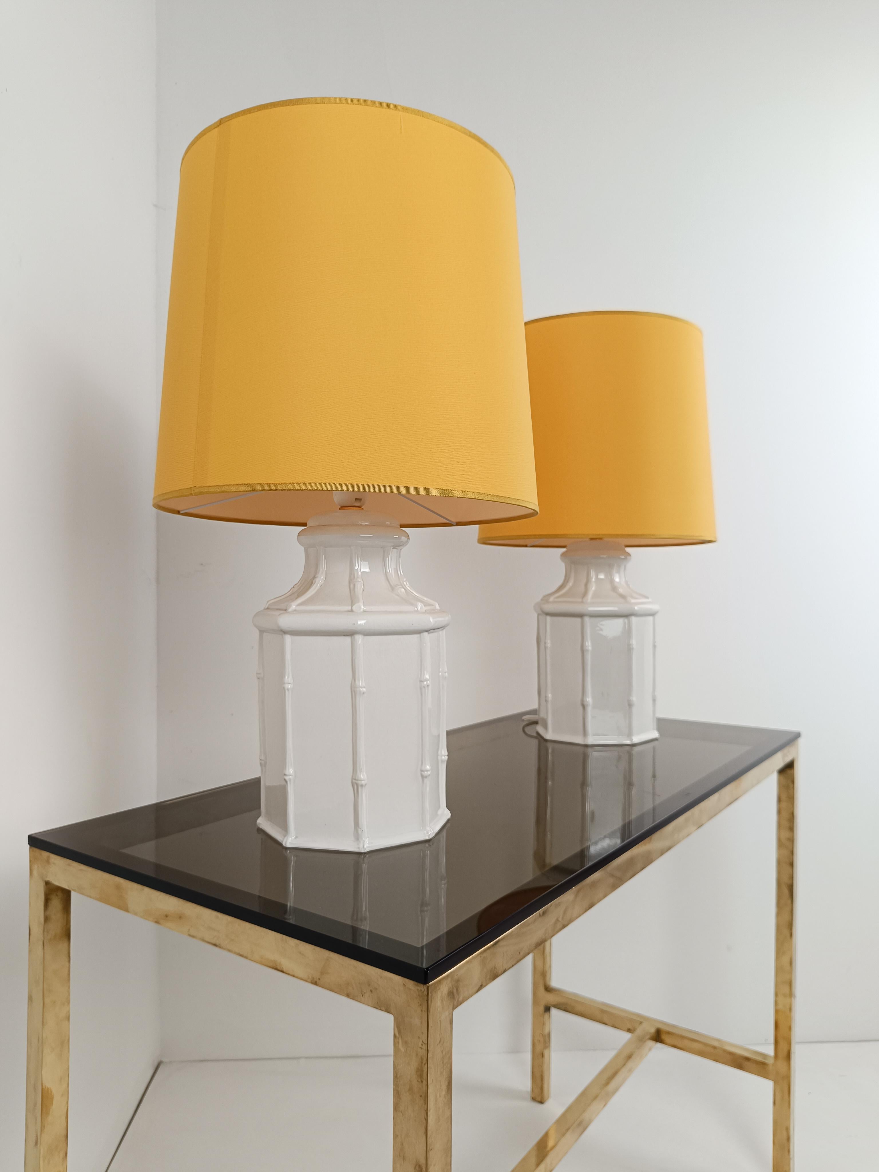 Pair of White Ceramic Faux Bamboo Table Lamps in Chinese Chippendale Style In Good Condition In Roma, IT