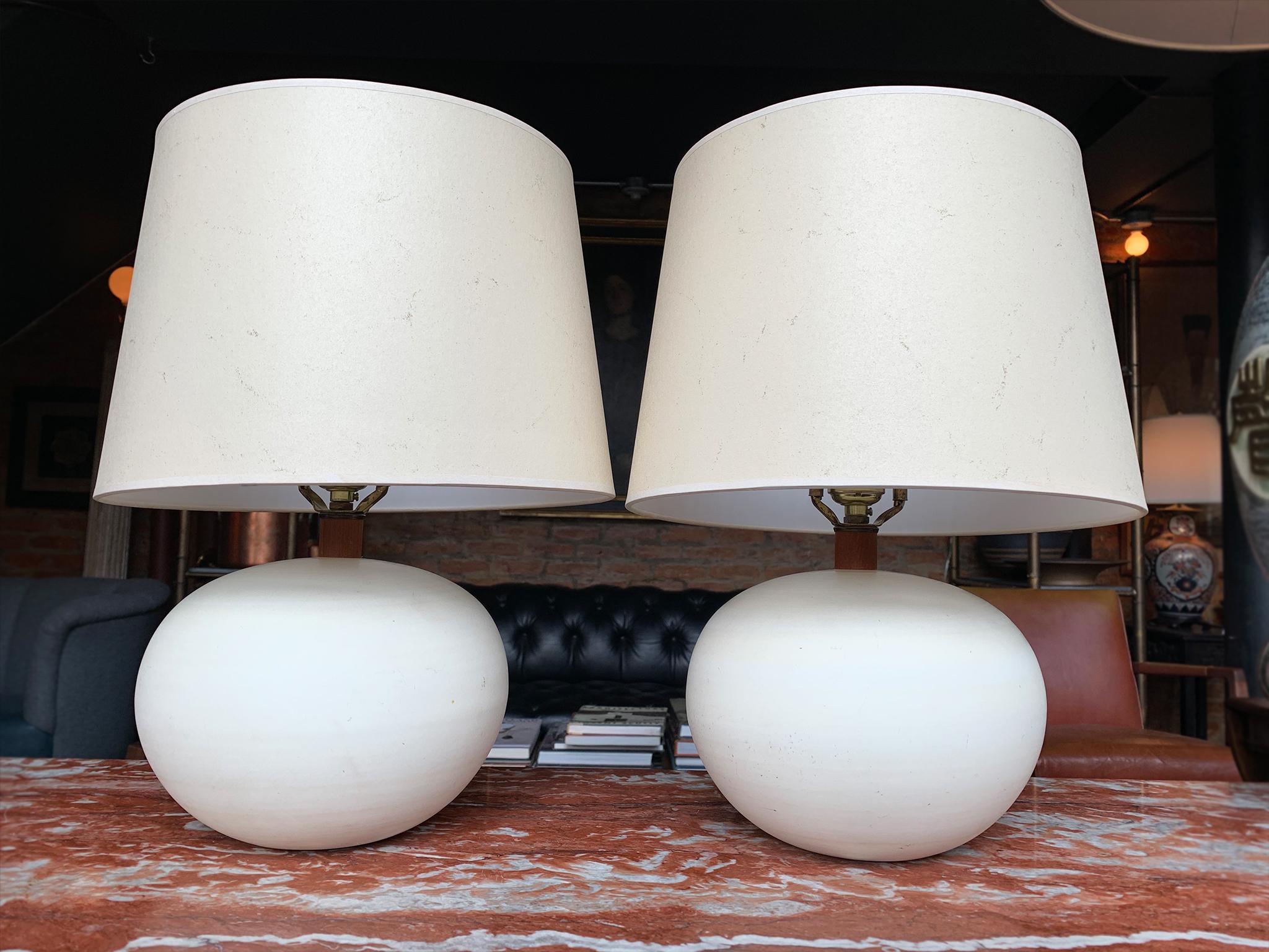 American Pair of White Ceramic Globe Table Lamps Attributed to George Scatchard