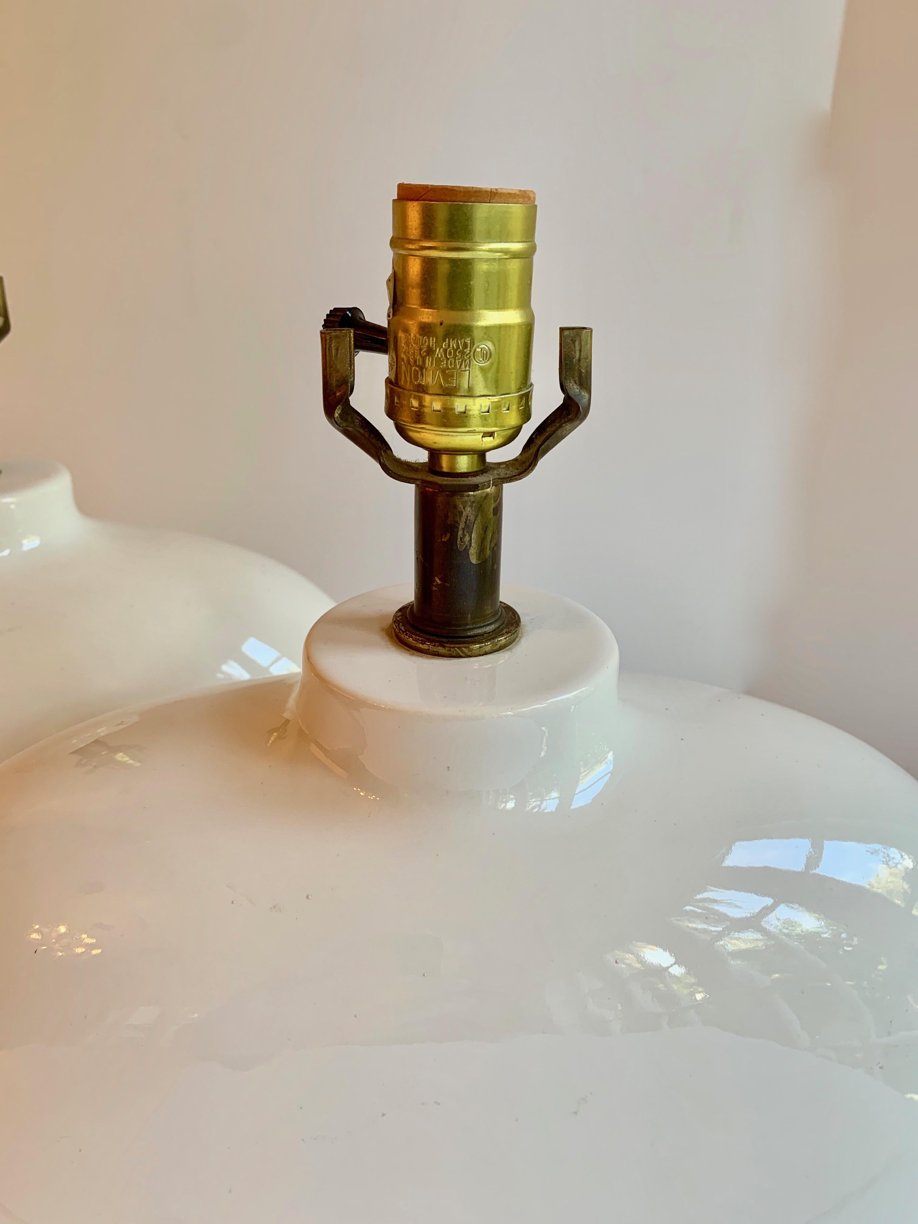 Pair of White Ceramic Lamps In Good Condition In Los Angeles, CA