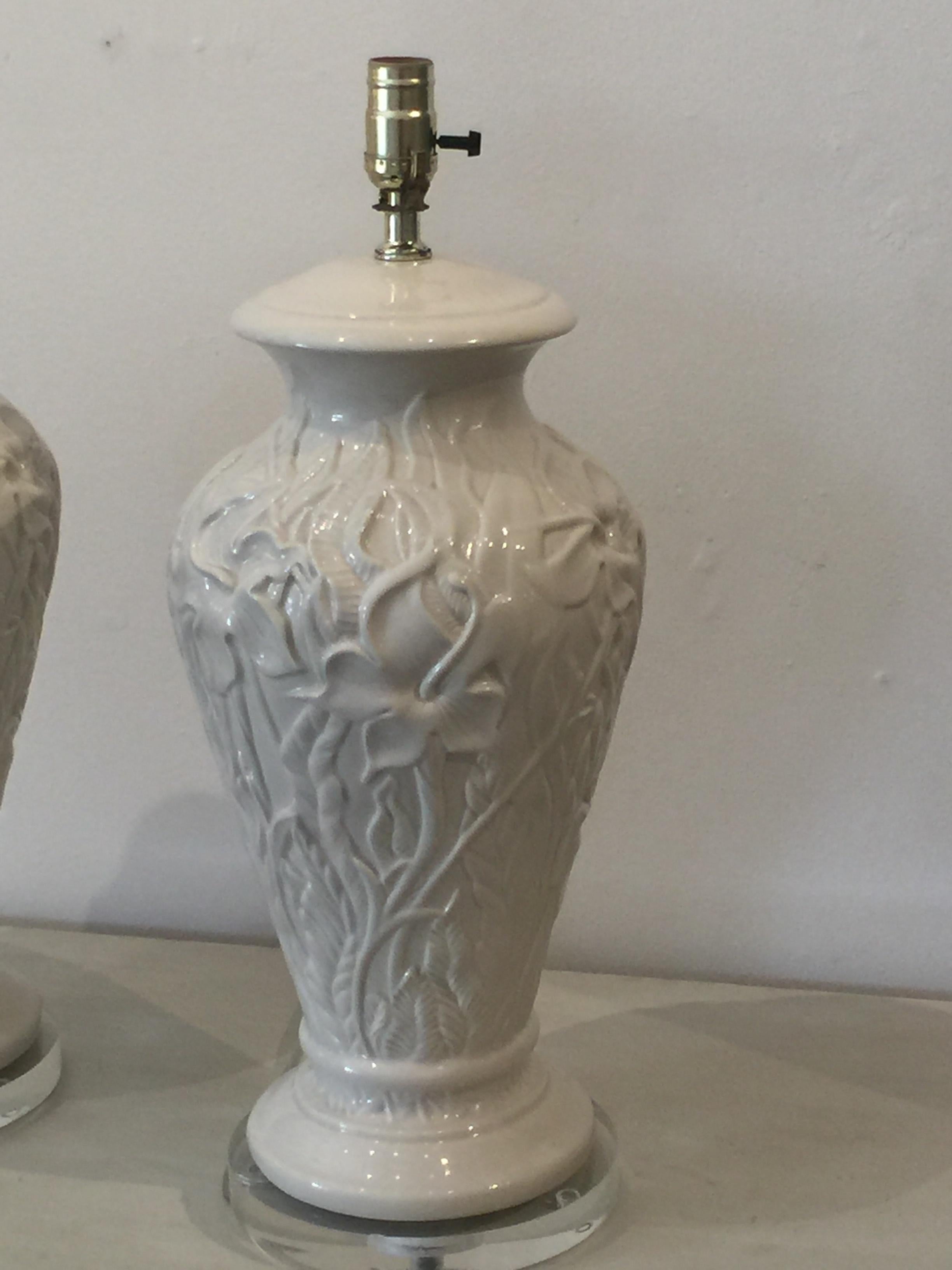 Pair of White Ceramic Table Lamps with Raised Floral Pattern on Lucite Bases For Sale 4