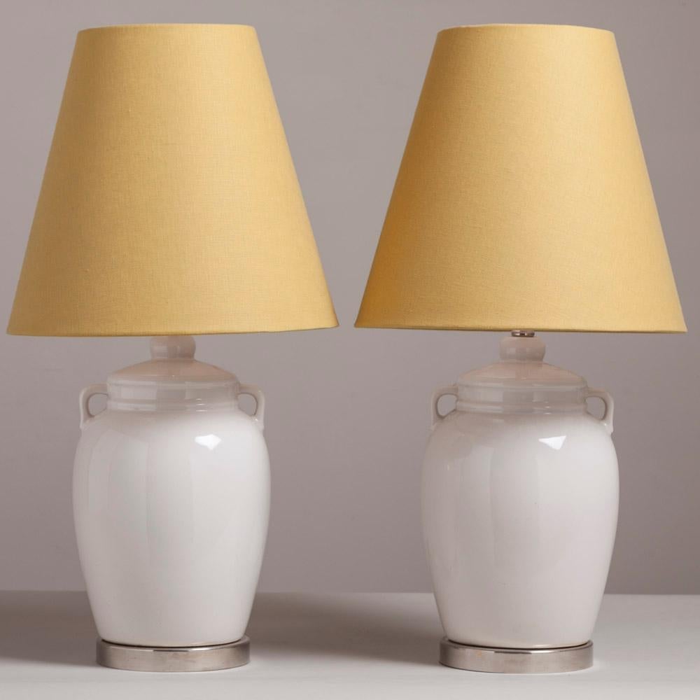 Pair of White Ceramic Urn Shaped Table Lamps, 1960s In Excellent Condition For Sale In London, GB