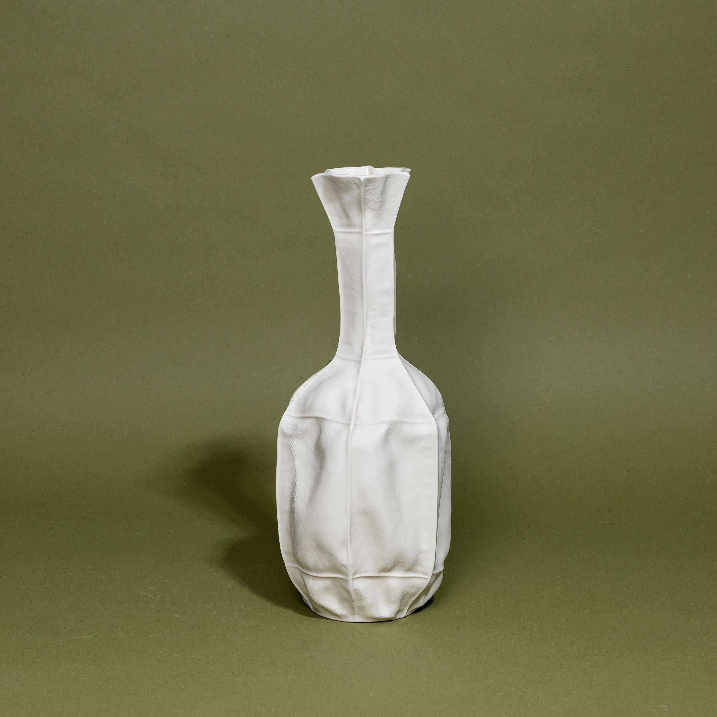 Pair of Sculptural White Ceramic Kawa Vases, by Luft Tanaka, organic, porcelain For Sale 1