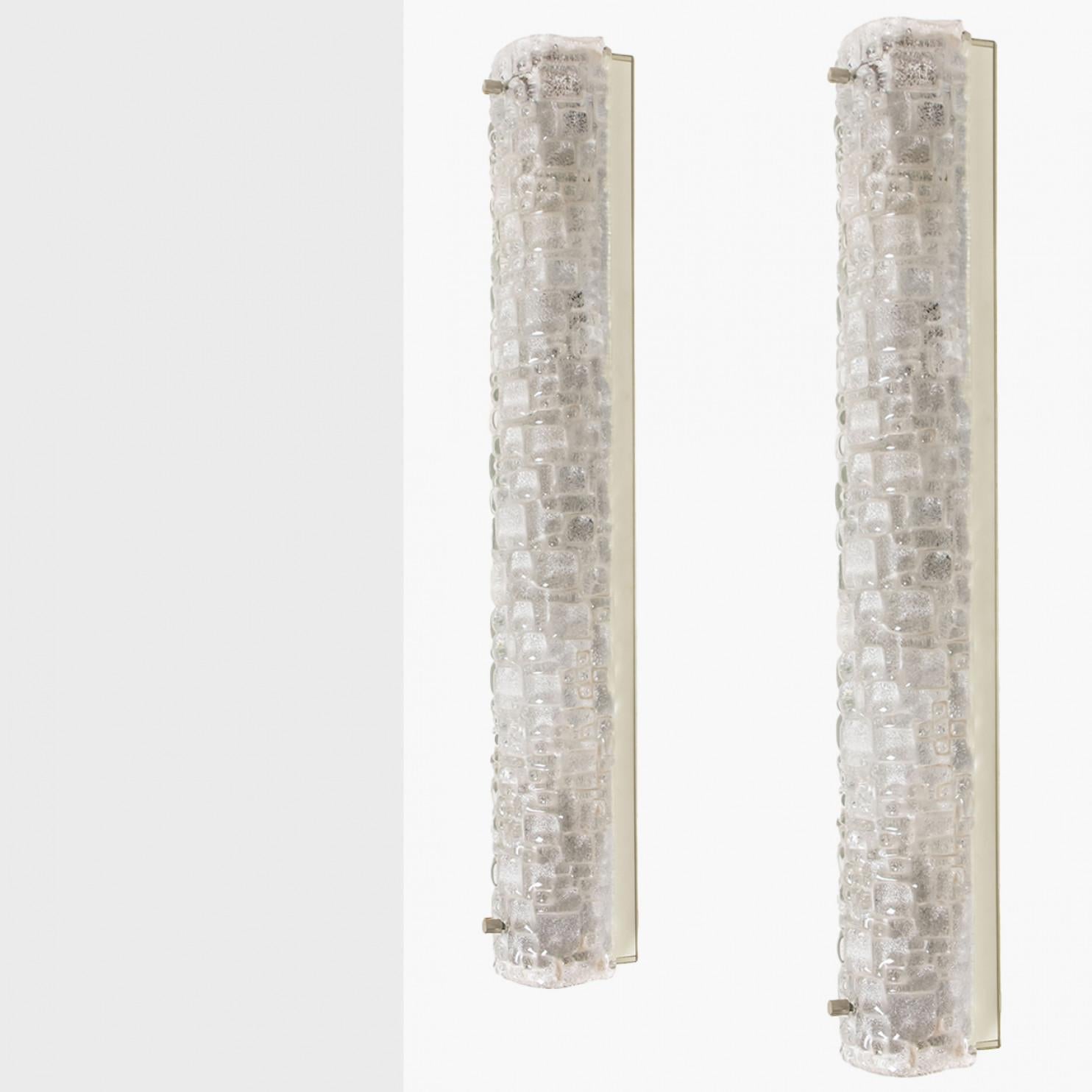 Mid-20th Century Pair of White Clear Bubbled Glass Wall Lights by Hillebrand, Germany, 1960s For Sale