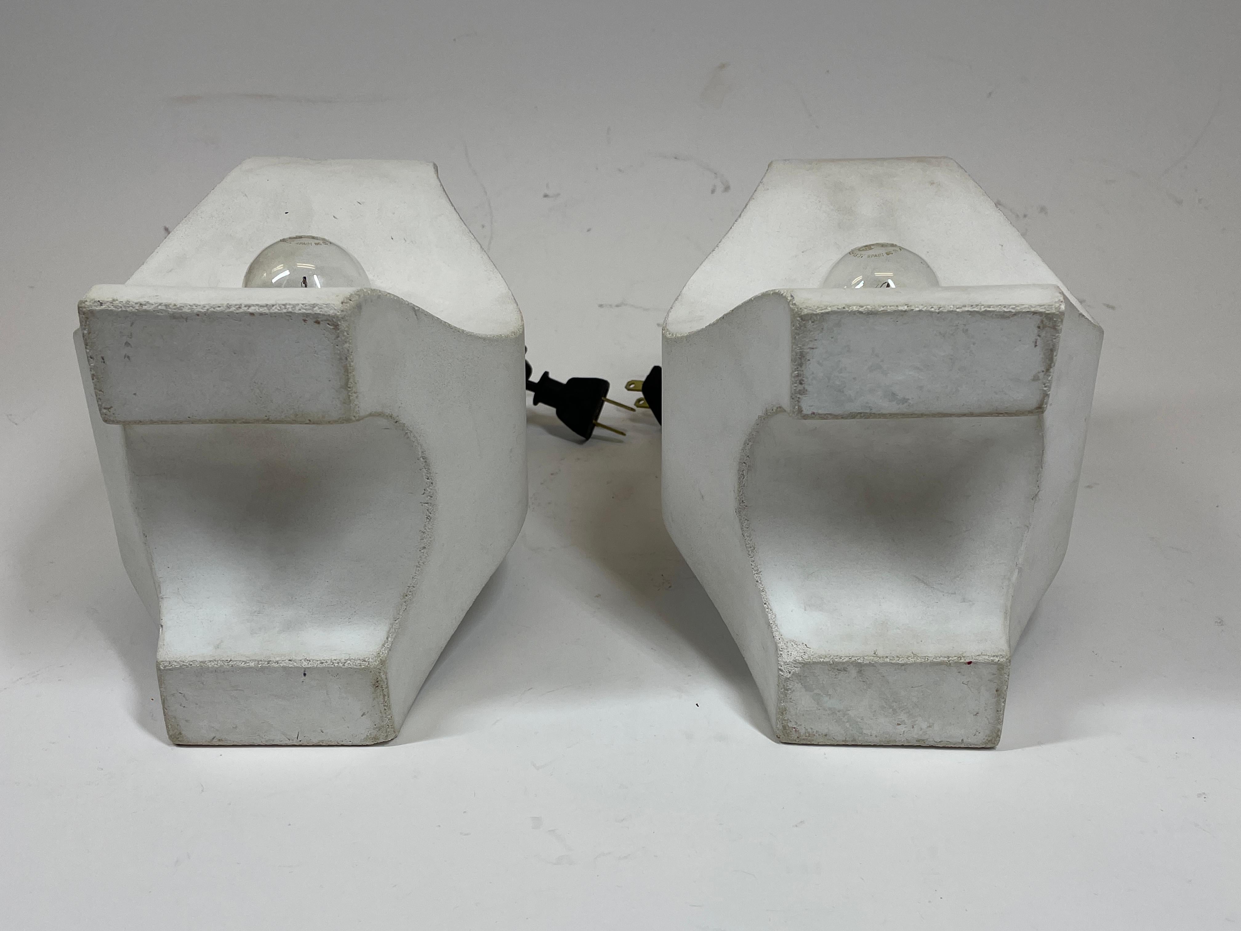 20th Century Pair of White Concrete Spotlight Table Lamps For Sale