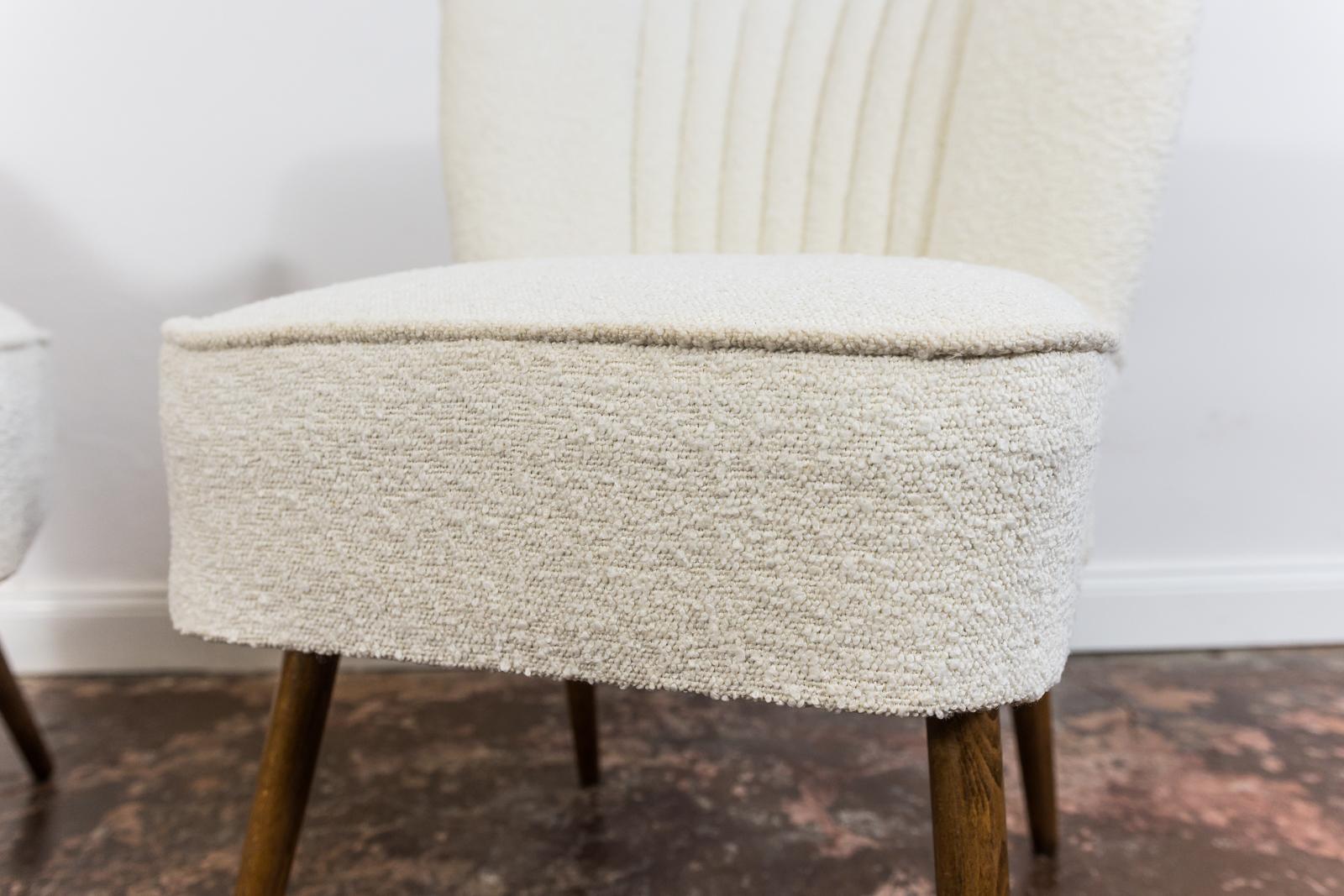 Pair of White Cream Bouclé Cocktail Chairs, 1950s For Sale 9