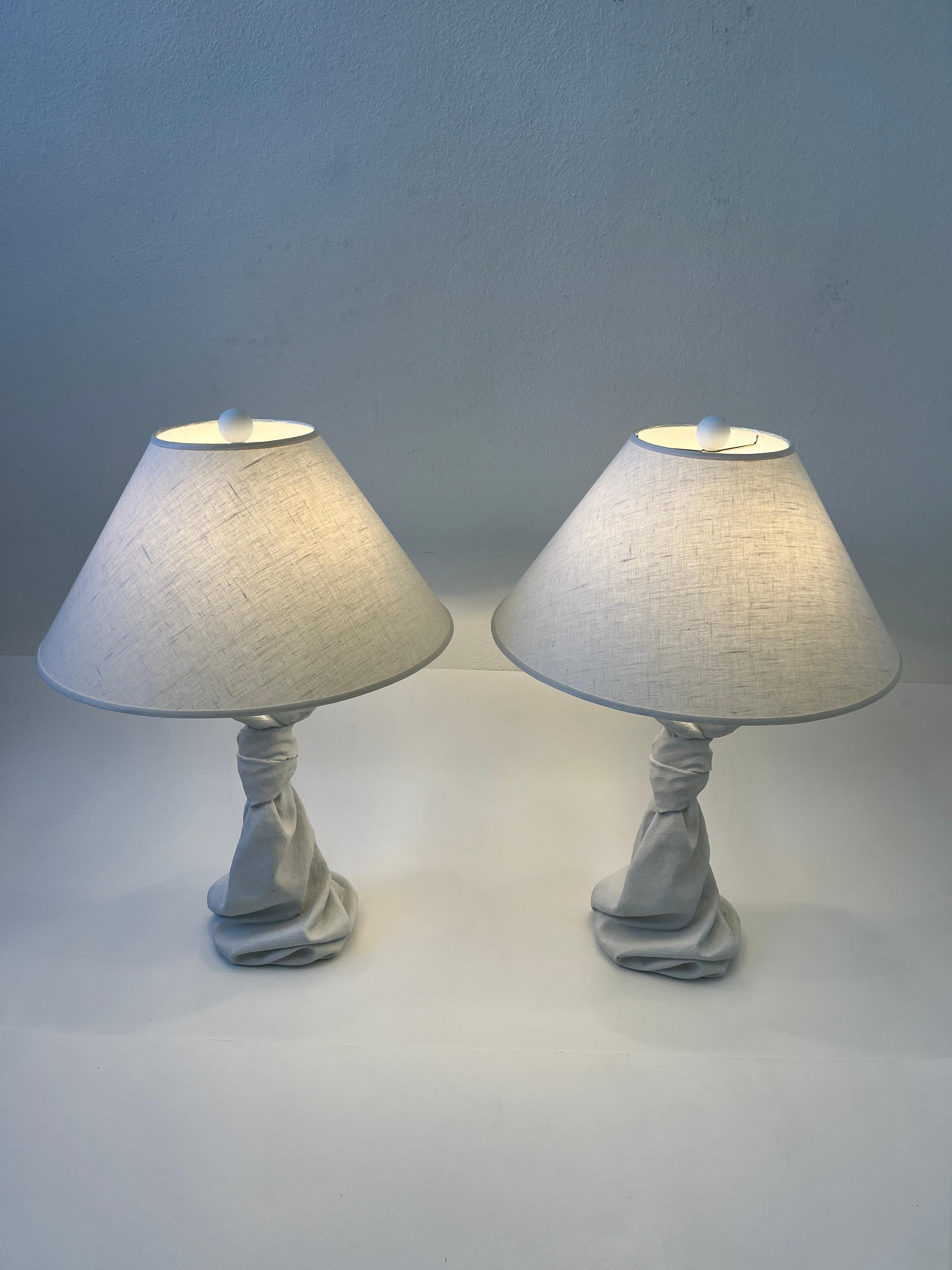 Lacquered Pair of White Draped Plaster and Brass Table Lamps For Sale