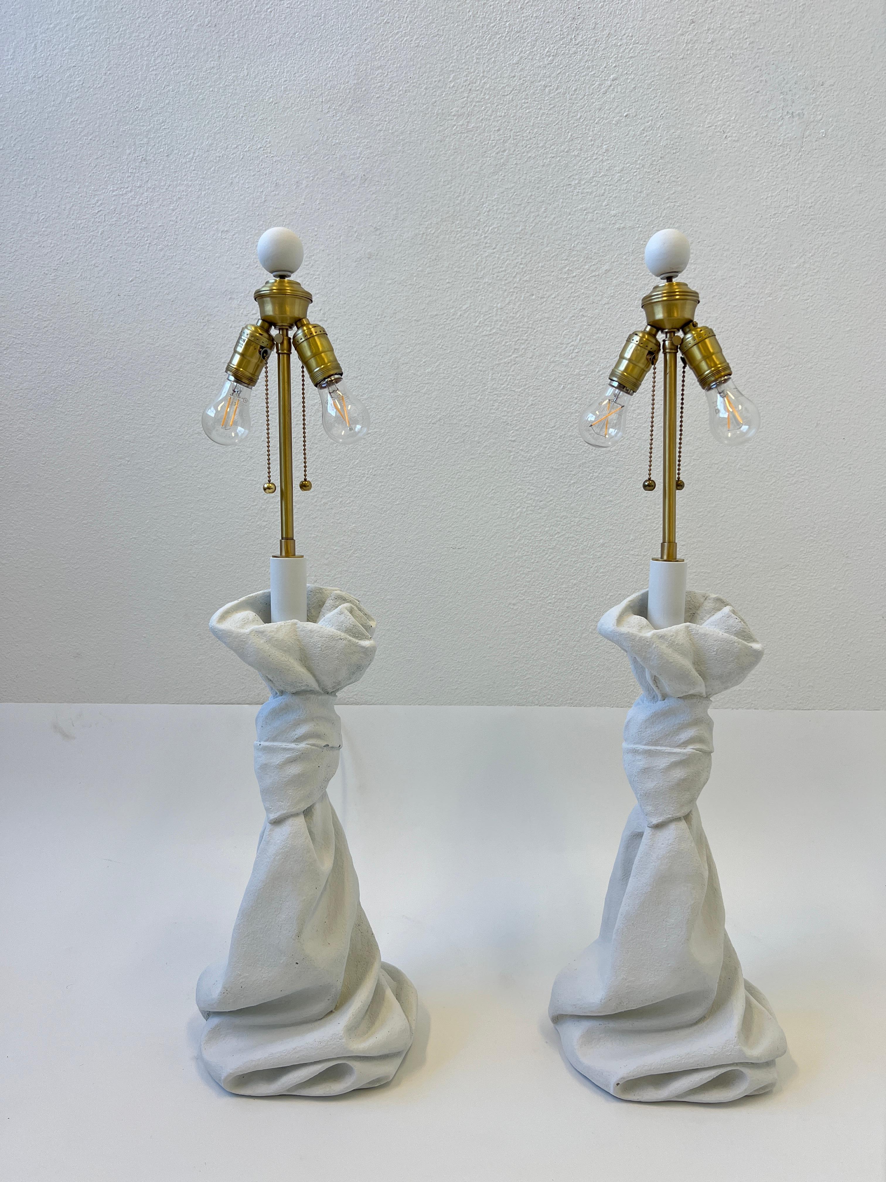 Late 20th Century Pair of White Draped Plaster and Brass Table Lamps For Sale