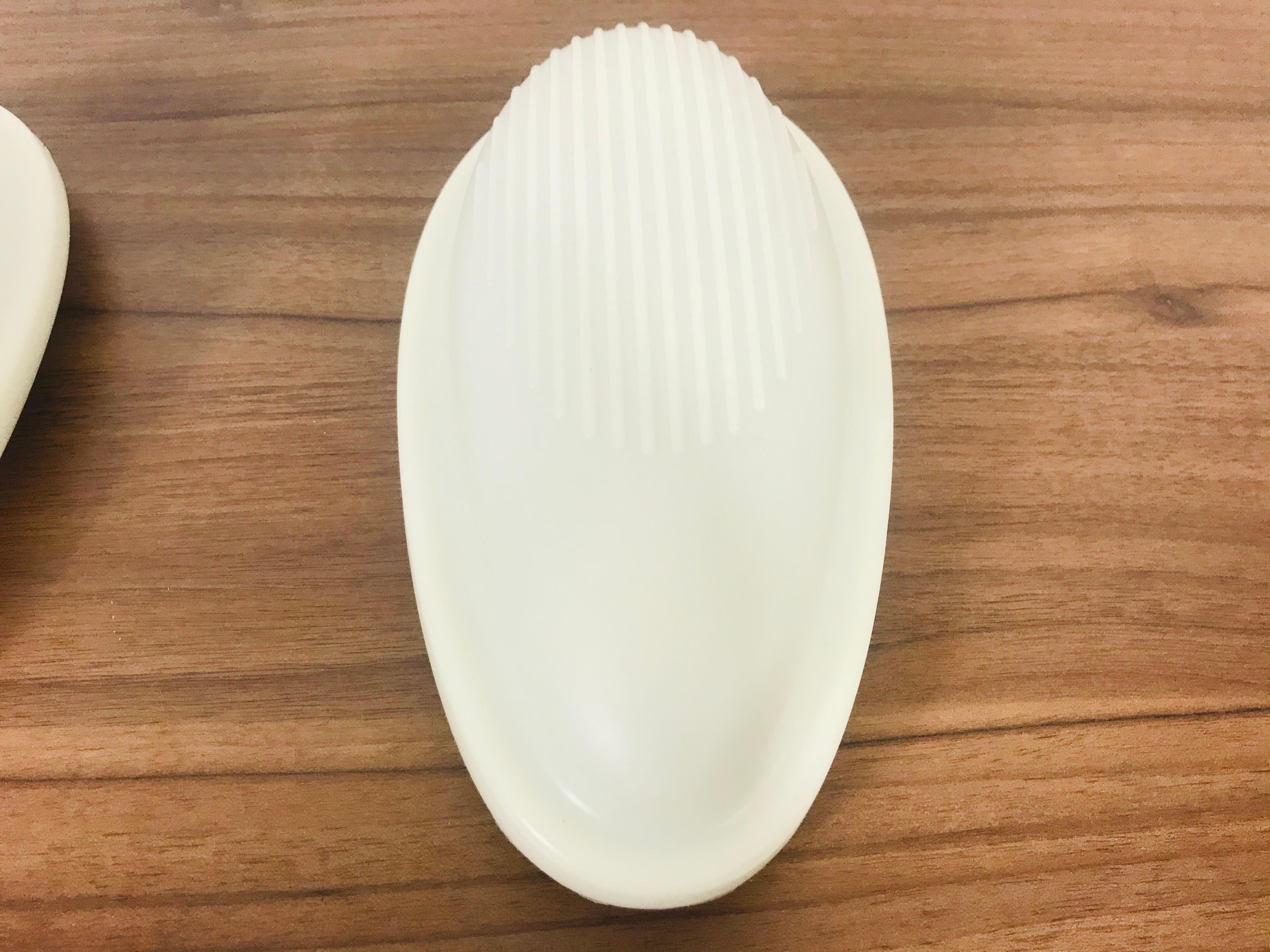 Italian Pair of White‚ Drop 1’ Wall Lamps by Marc Sadler for Arteluce, Italy, 1993 For Sale