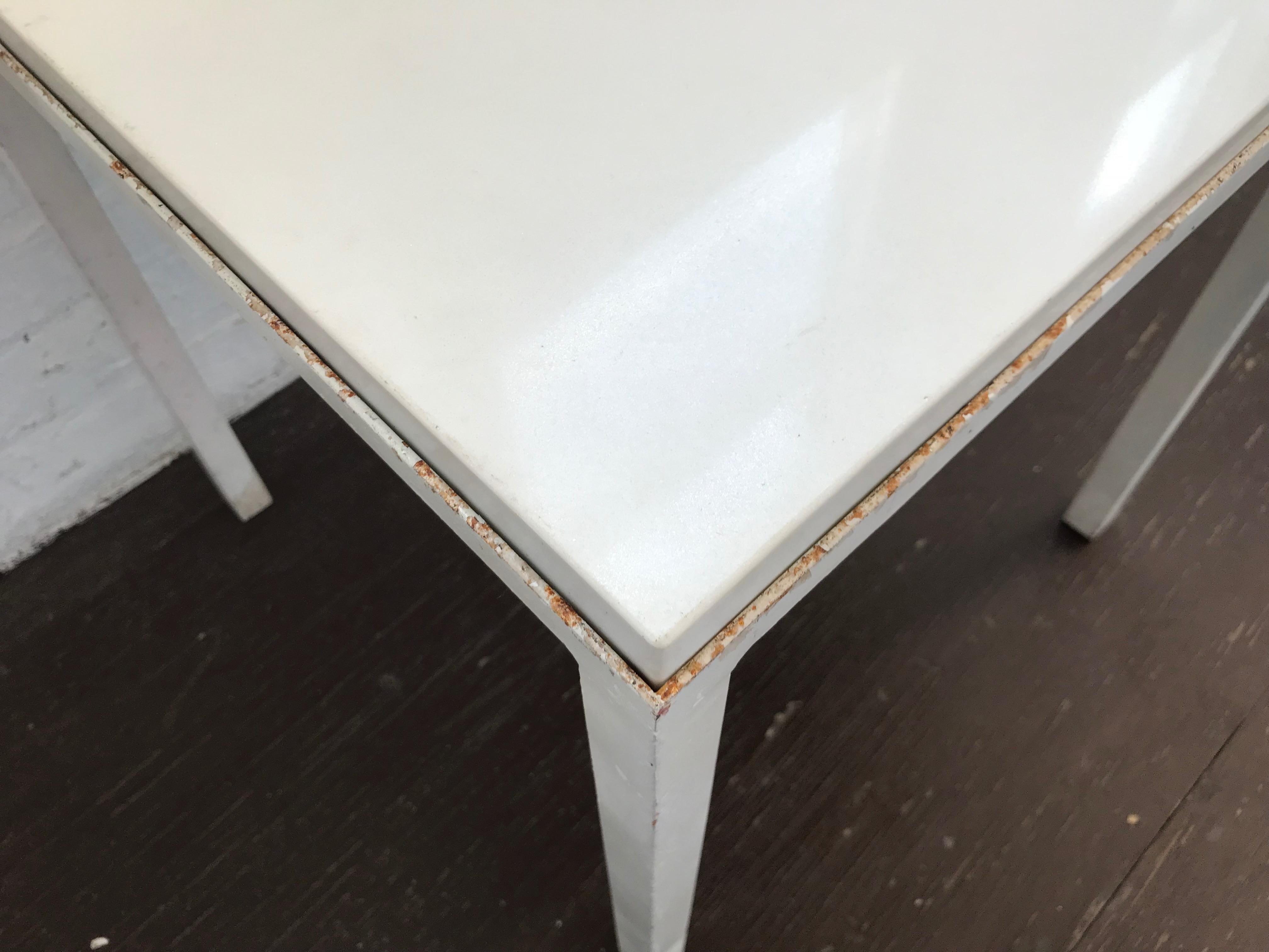Pair of White Enameled Metal and Granite Side Tables, USA, circa 1955 For Sale 6
