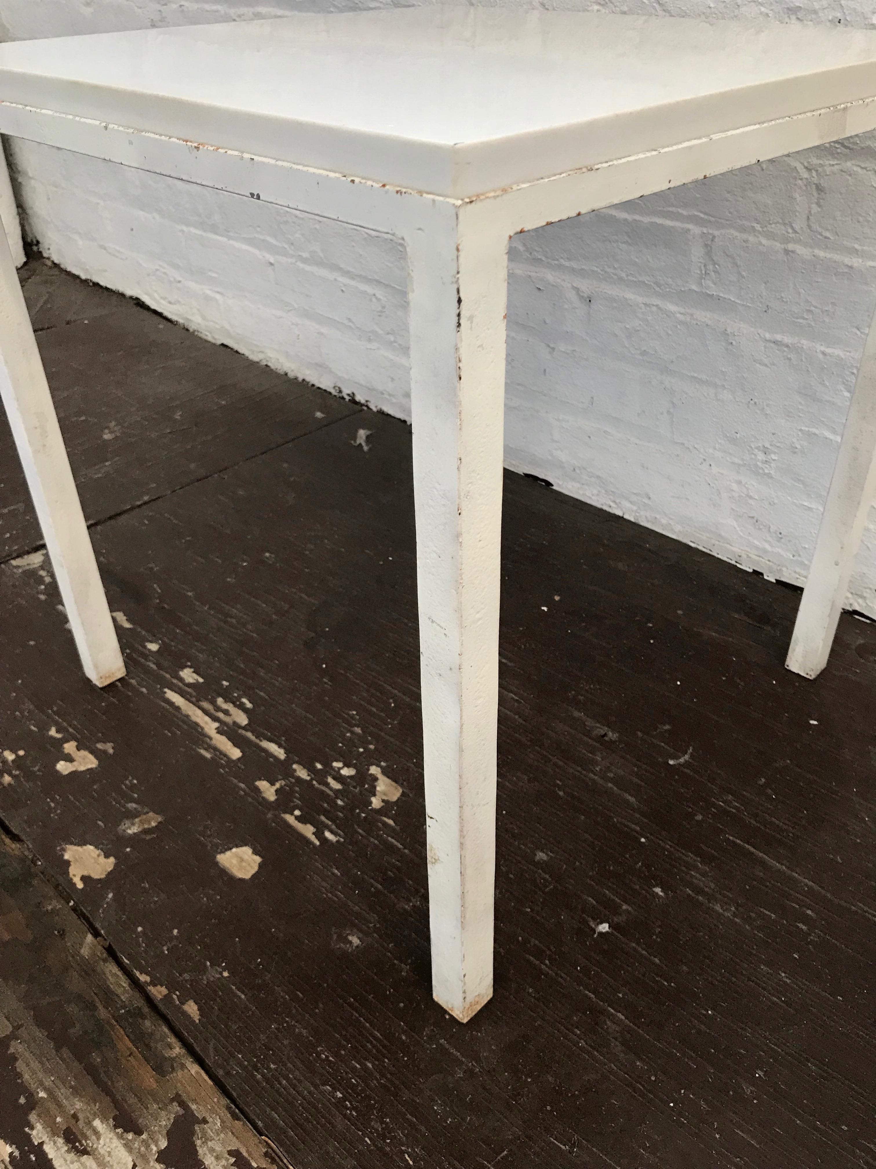 Pair of White Enameled Metal and Granite Side Tables, USA, circa 1955 For Sale 8
