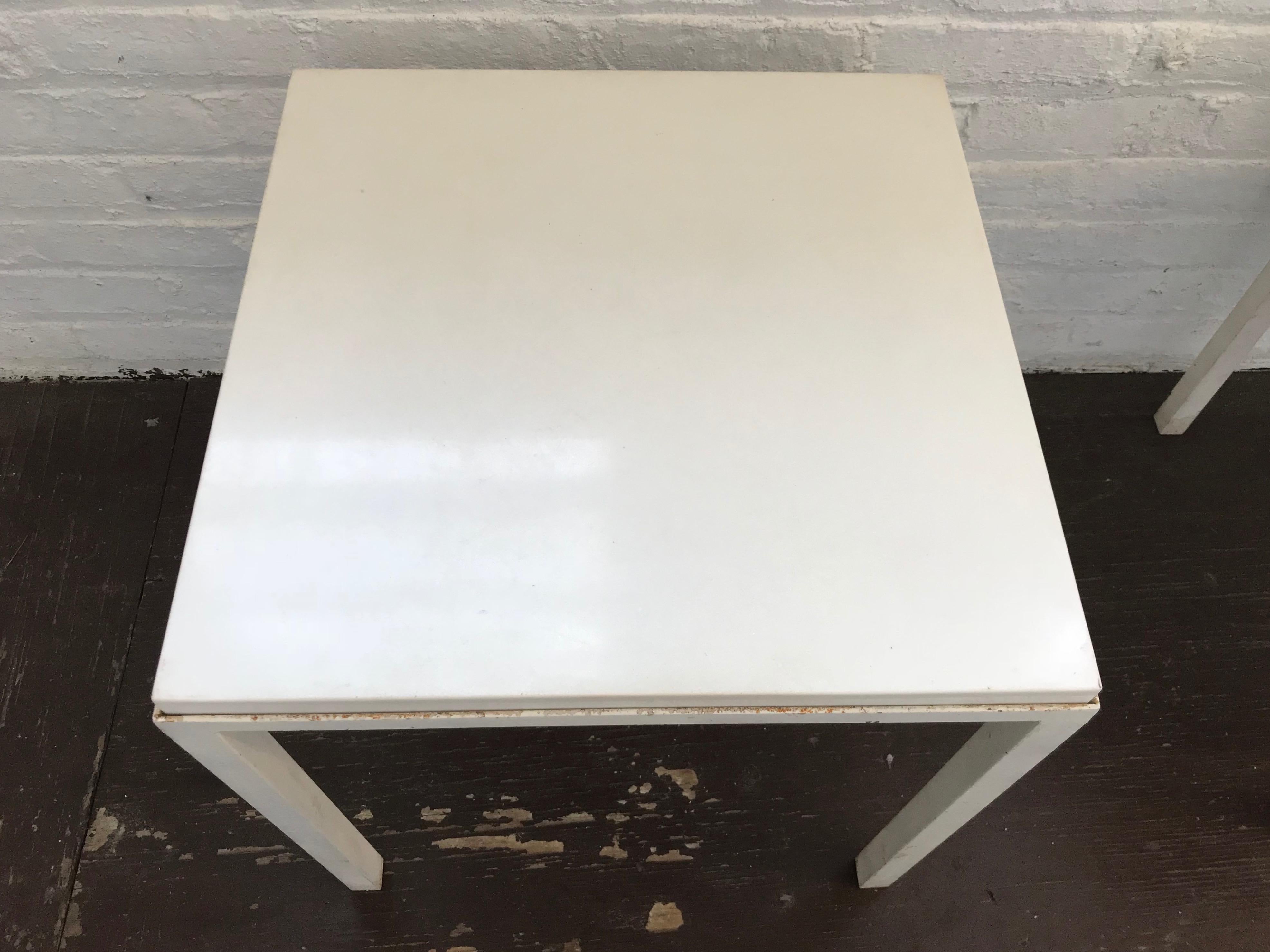 Pair of White Enameled Metal and Granite Side Tables, USA, circa 1955 For Sale 2