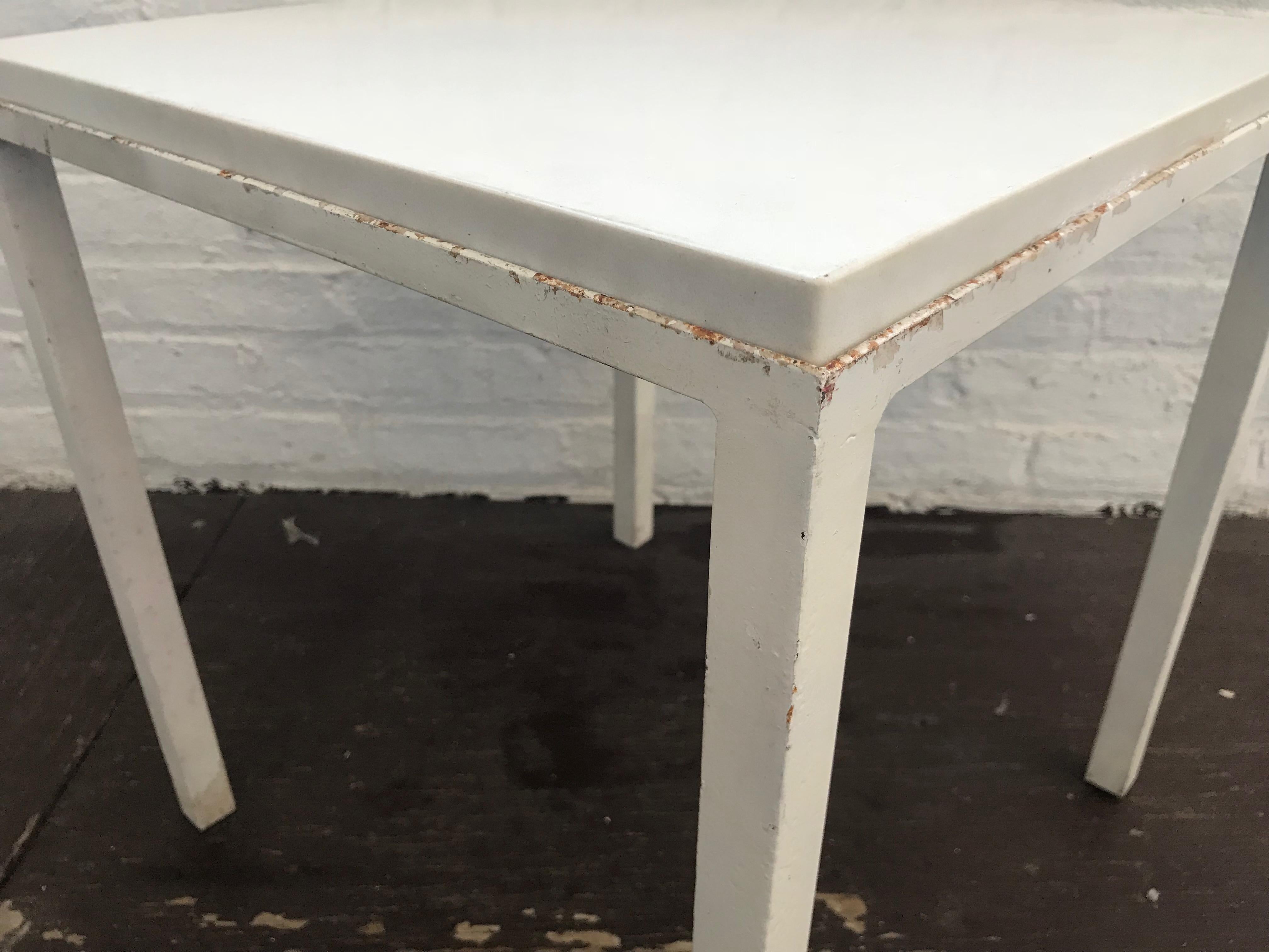 Pair of White Enameled Metal and Granite Side Tables, USA, circa 1955 For Sale 4
