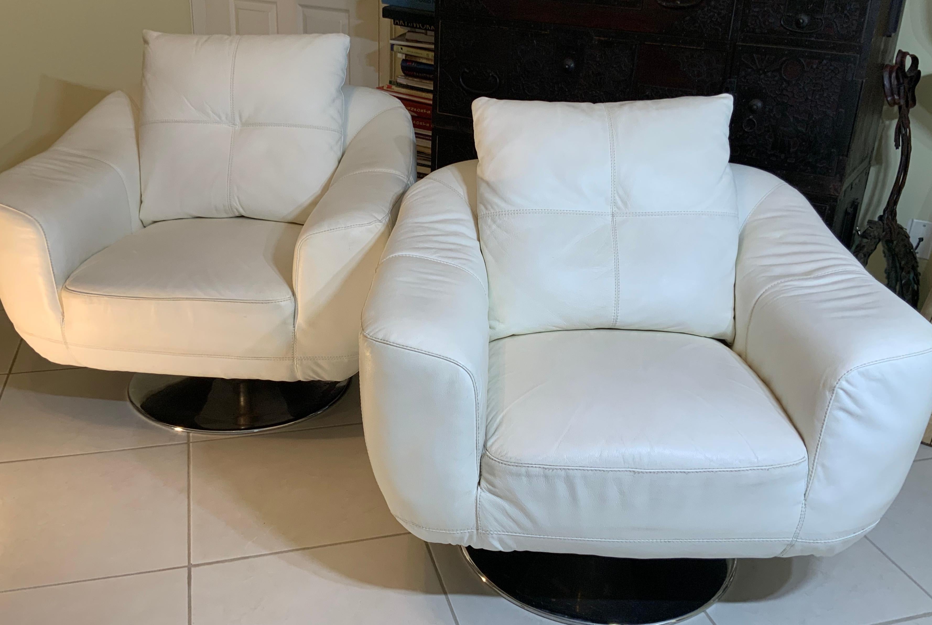 Pair of White Faux Leather Swivel Chairs 12