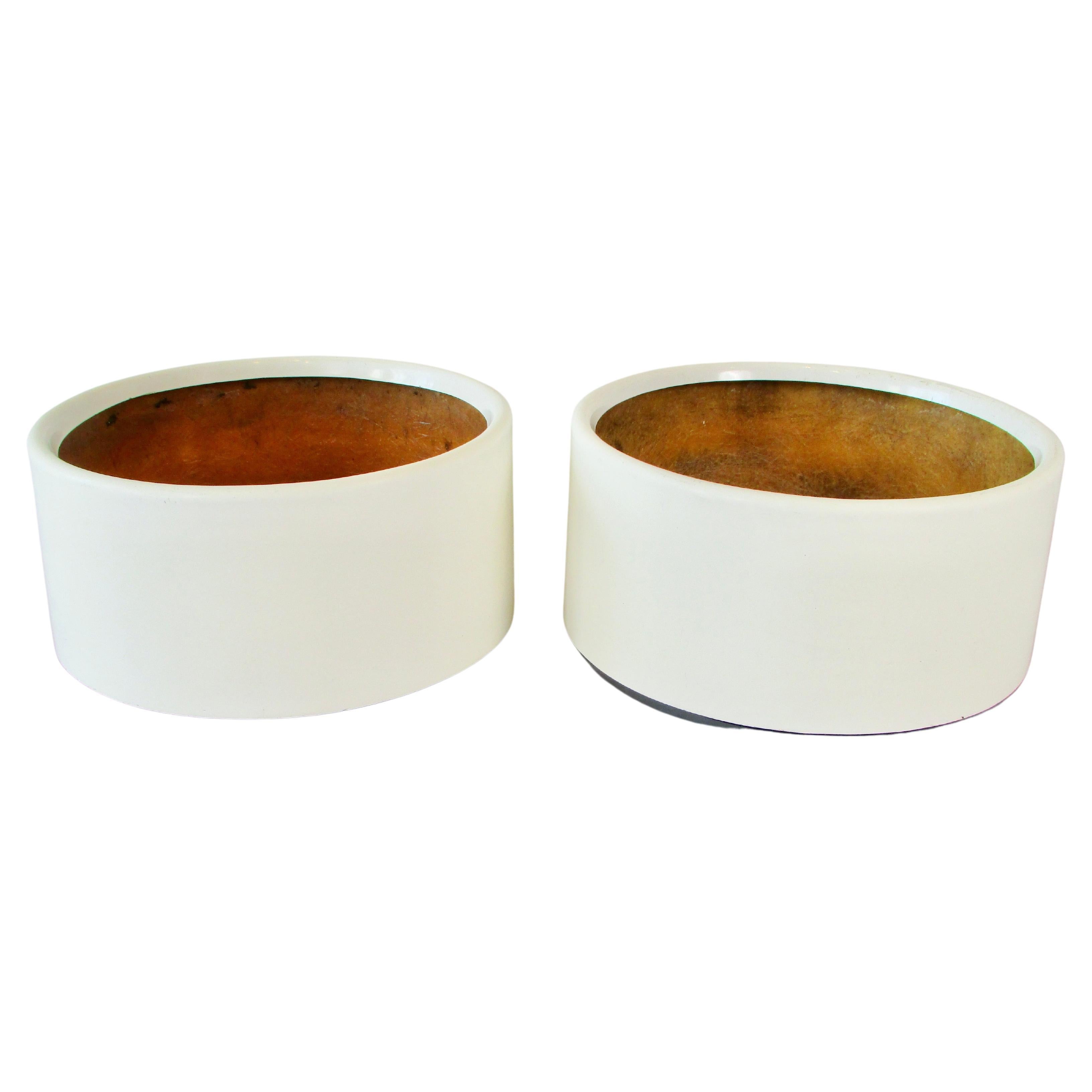 Pair of White Fiberglass Planter Pots Attributed to Habitat For Sale