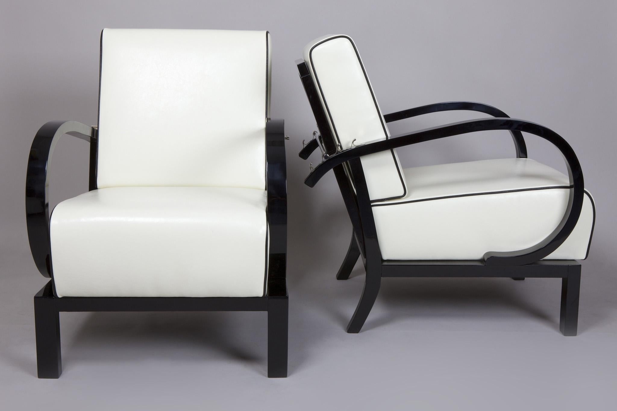 Art Deco Pair of White Functionalism Armchairs from Czechoslovakia by Jindrich Halabala For Sale