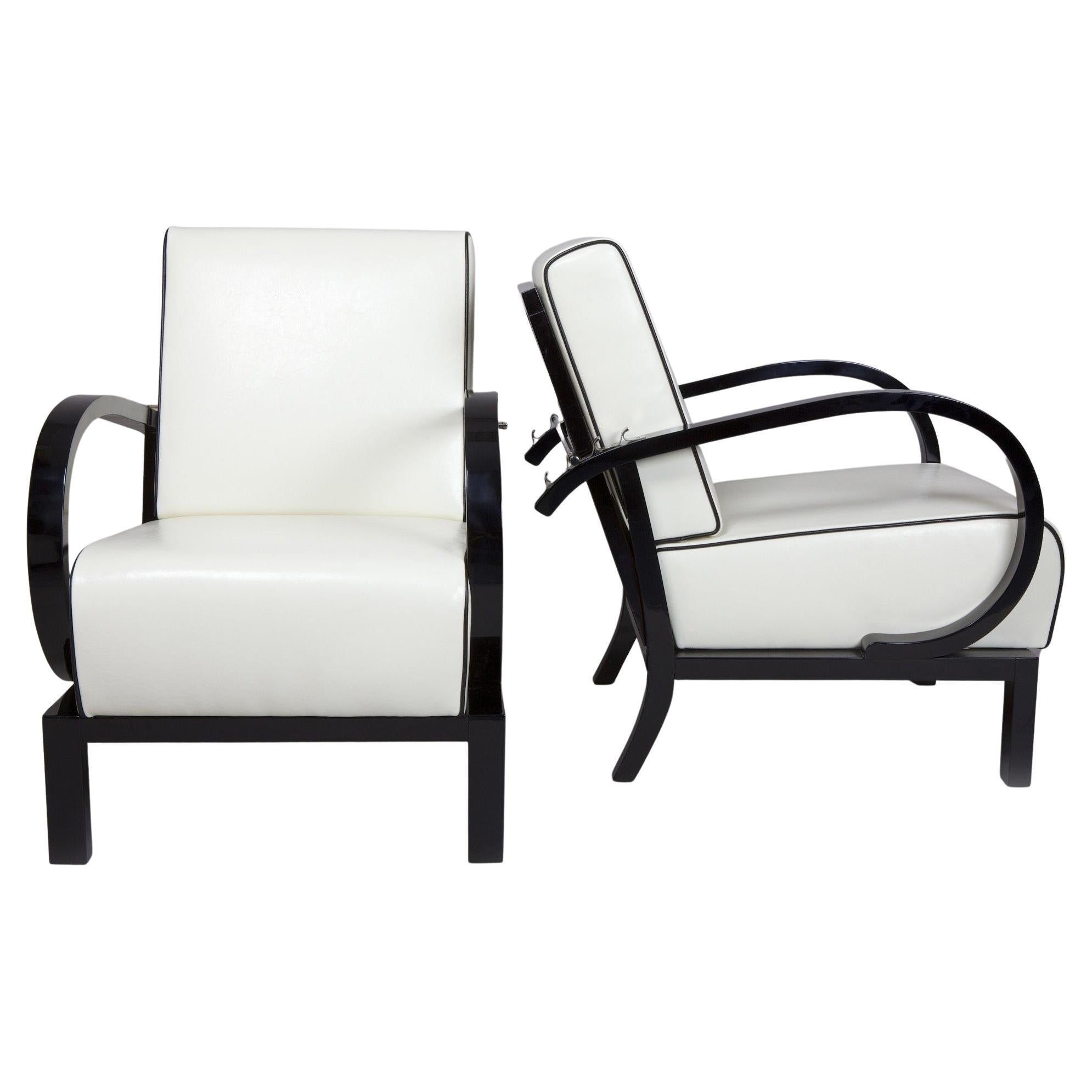 Pair of White Functionalism Armchairs from Czechoslovakia by Jindrich Halabala For Sale