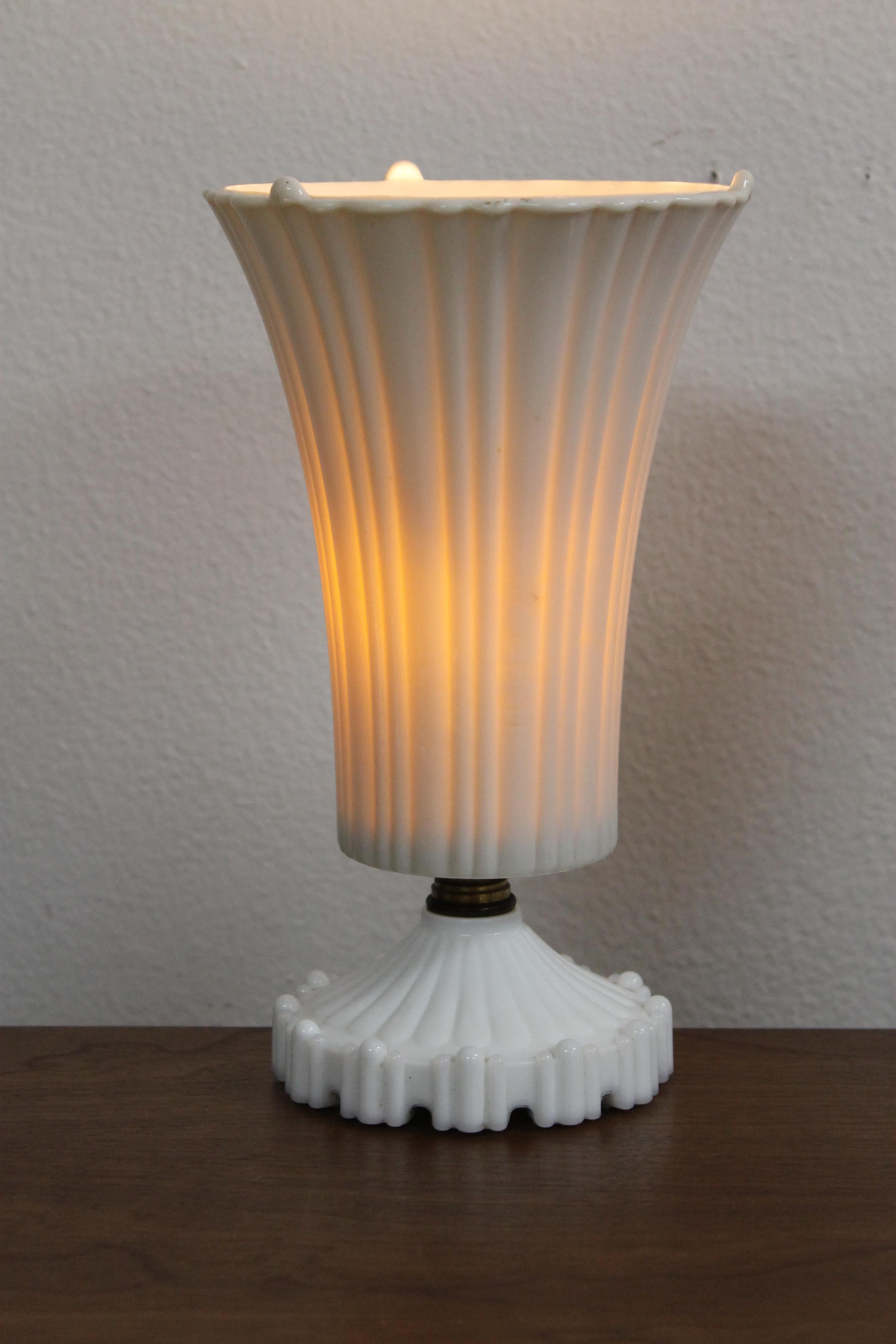 Pair of White Glass Lamps In Good Condition In Palm Springs, CA