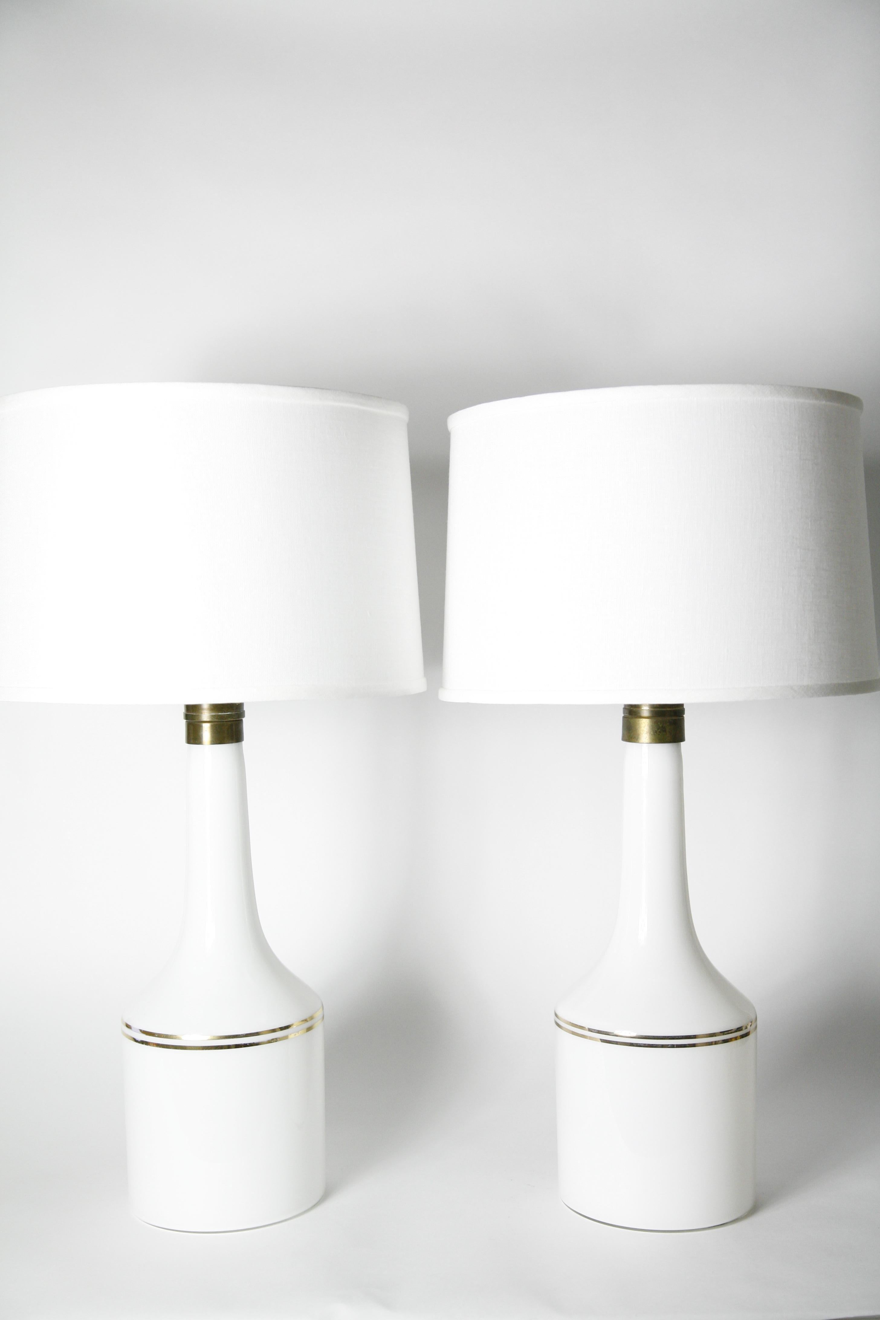 Pair of white Swedish Luxus Glass Lamps with a Gold Stripe, Sweden, 1950 4