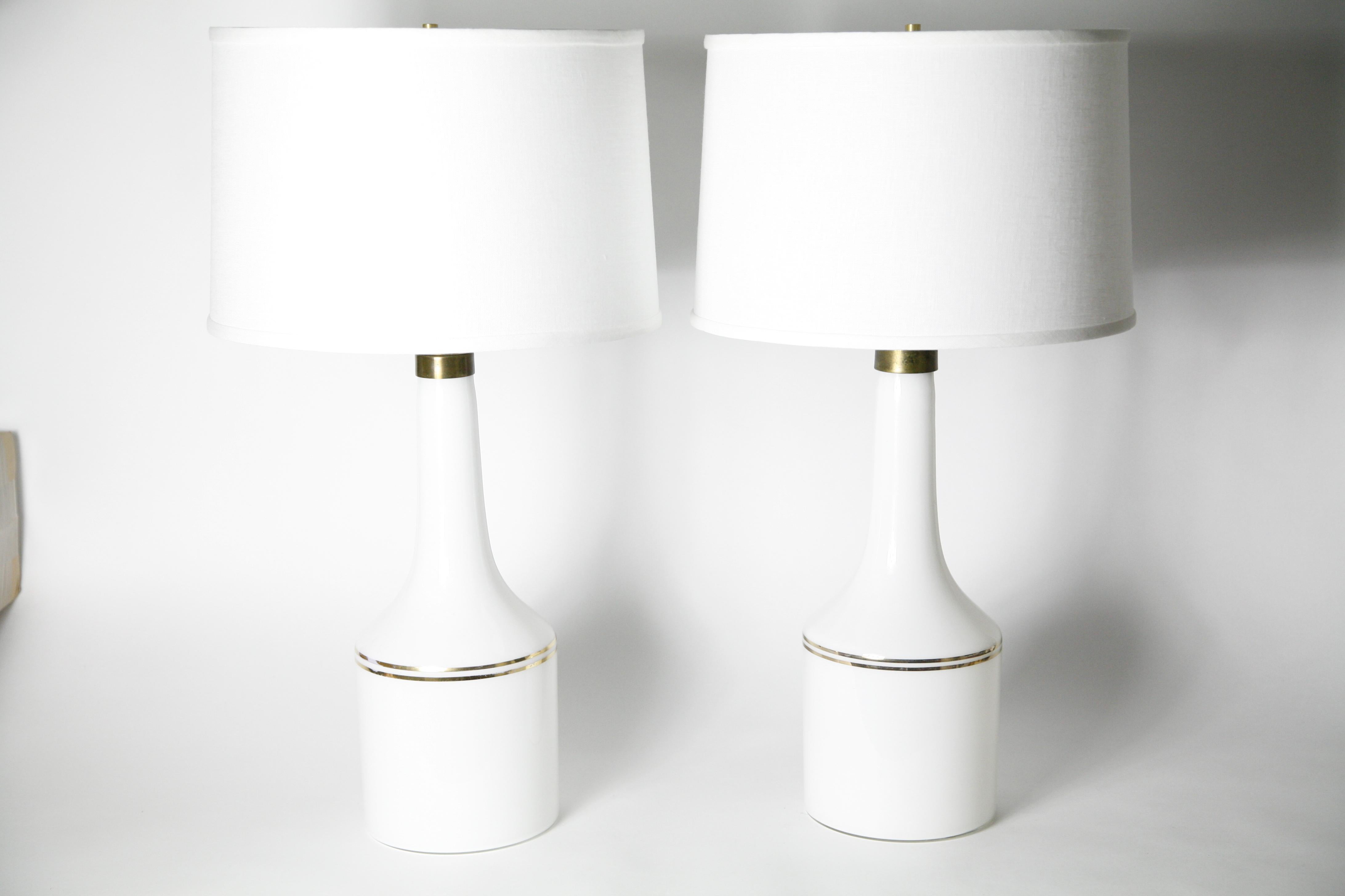 Pair of white Swedish Luxus Glass Lamps with a Gold Stripe, Sweden, 1950 In Good Condition In Bronx, NY