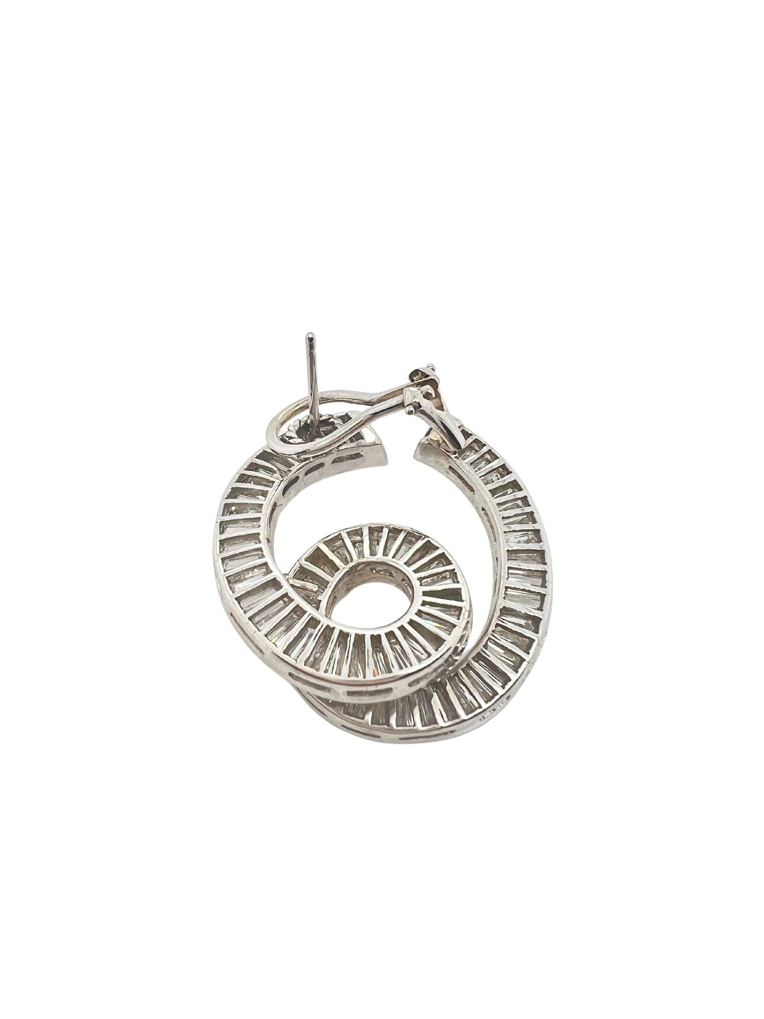 Par de Pendientes de Oro Blanco y Diamantes en venta 1