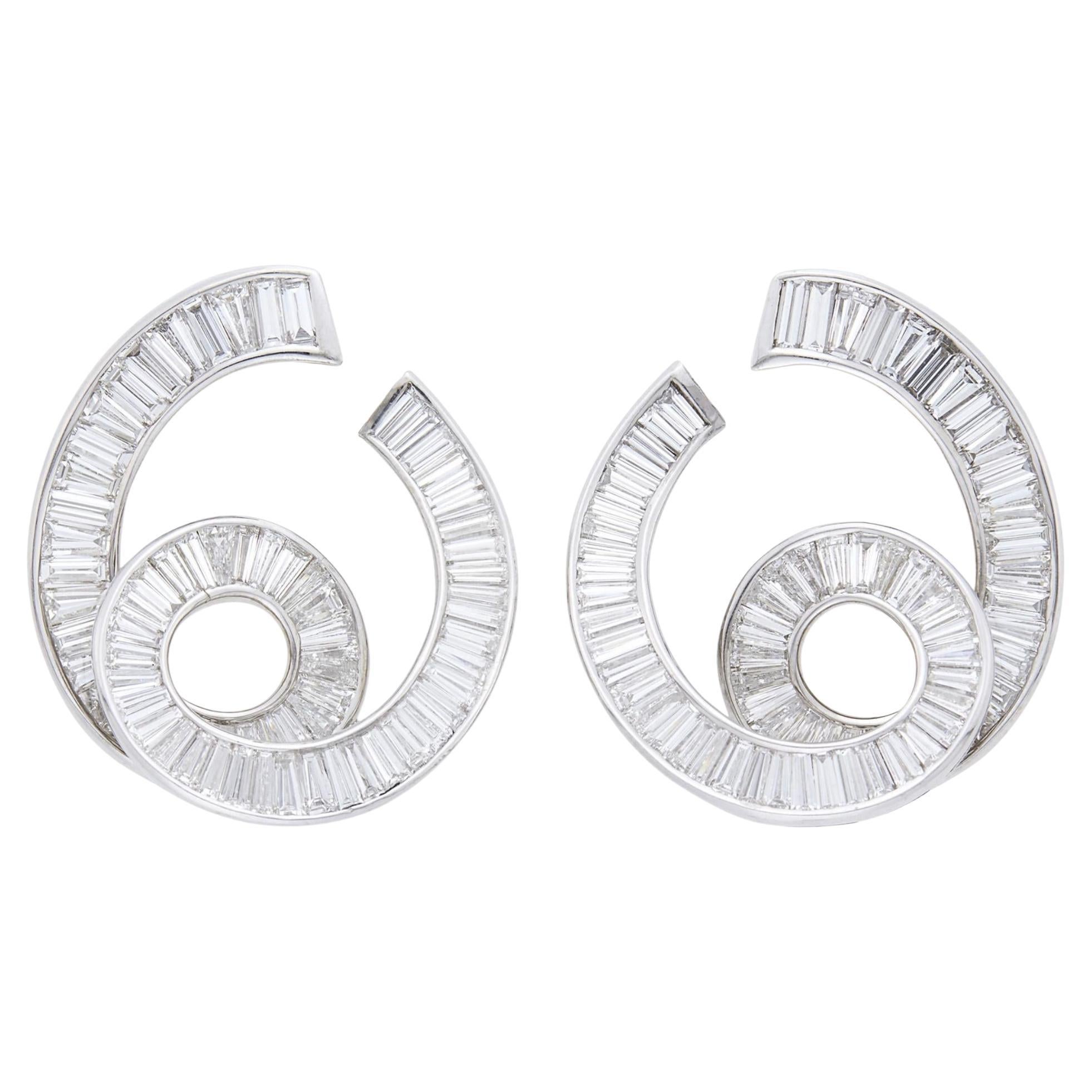 Par de Pendientes de Oro Blanco y Diamantes en venta