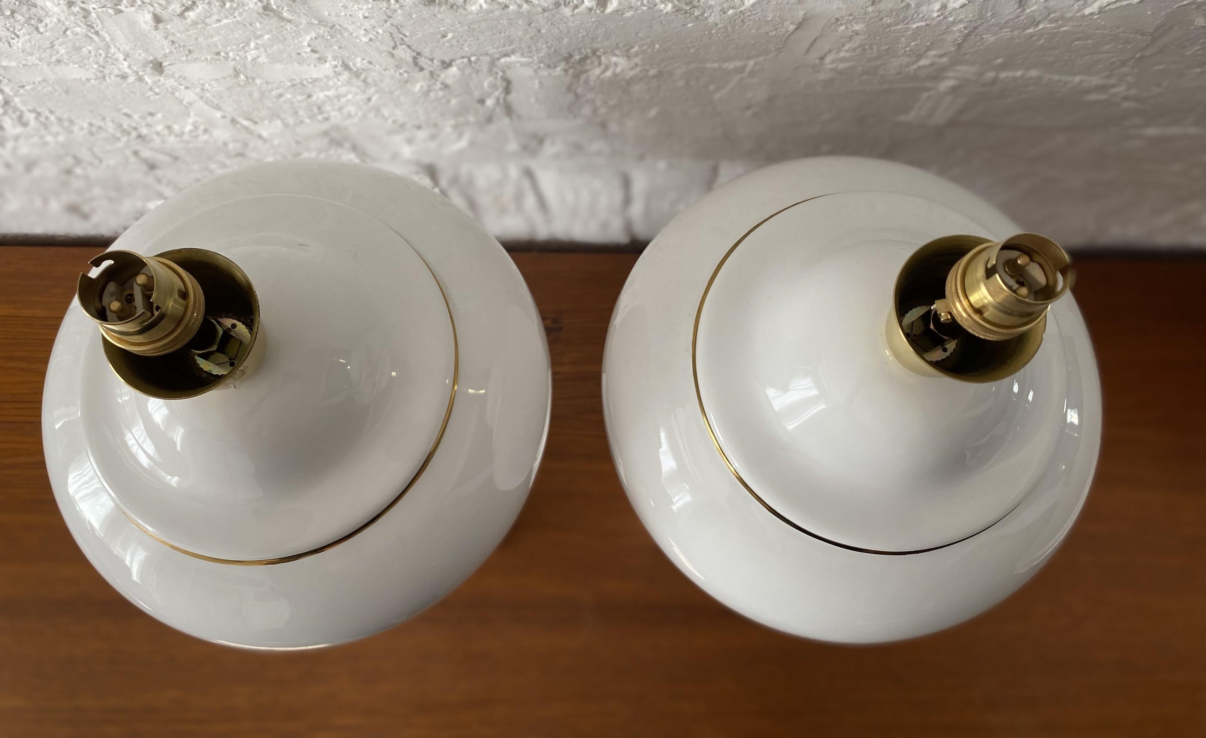 Pair of White & Gold Ceramic Table Lamps & Shades by Stefano Cevoli, 1980s For Sale 3
