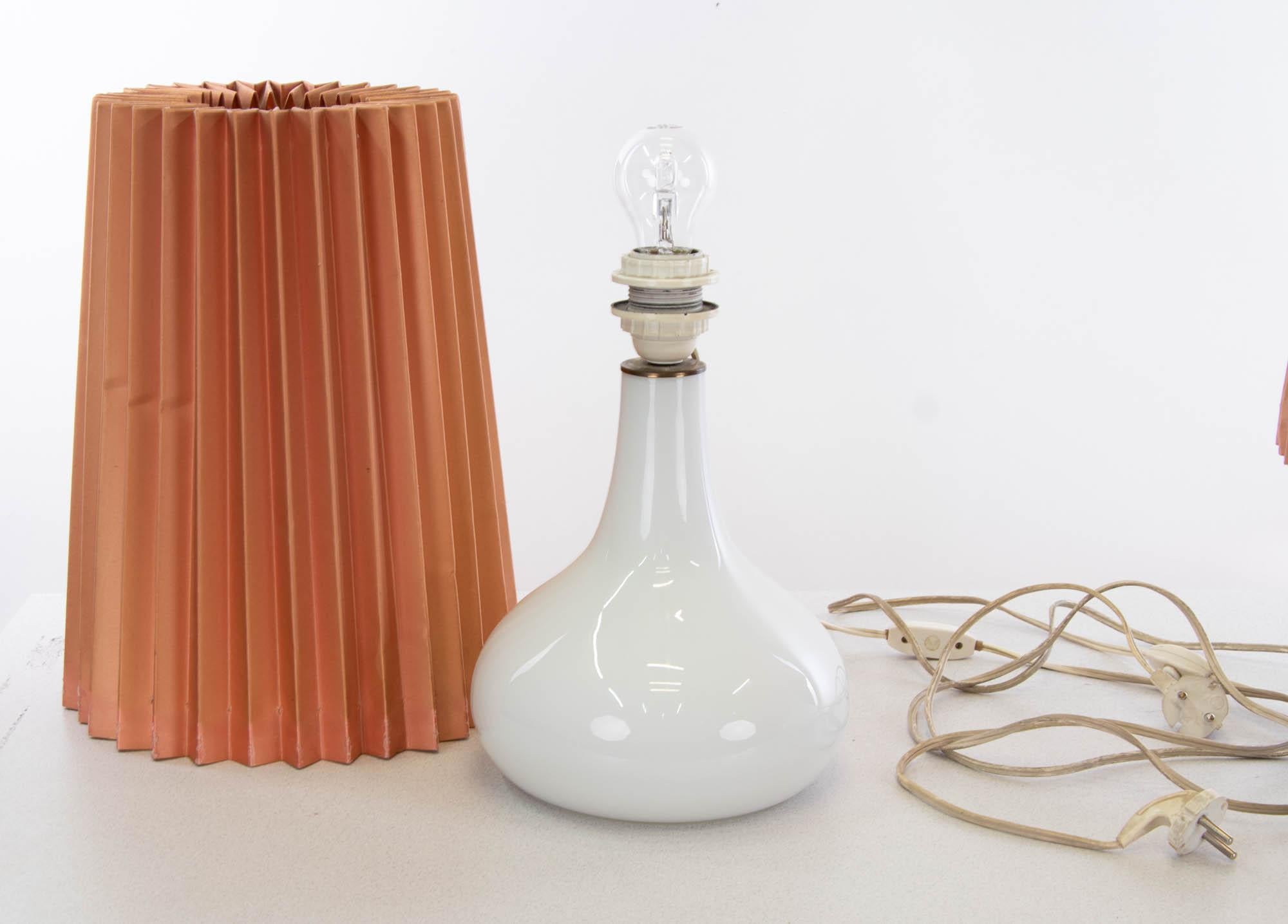 Mid-20th Century 1960 Denmark White Holmegaard Glass Table Lamp by Kylle Svanlund, Set of 2 For Sale