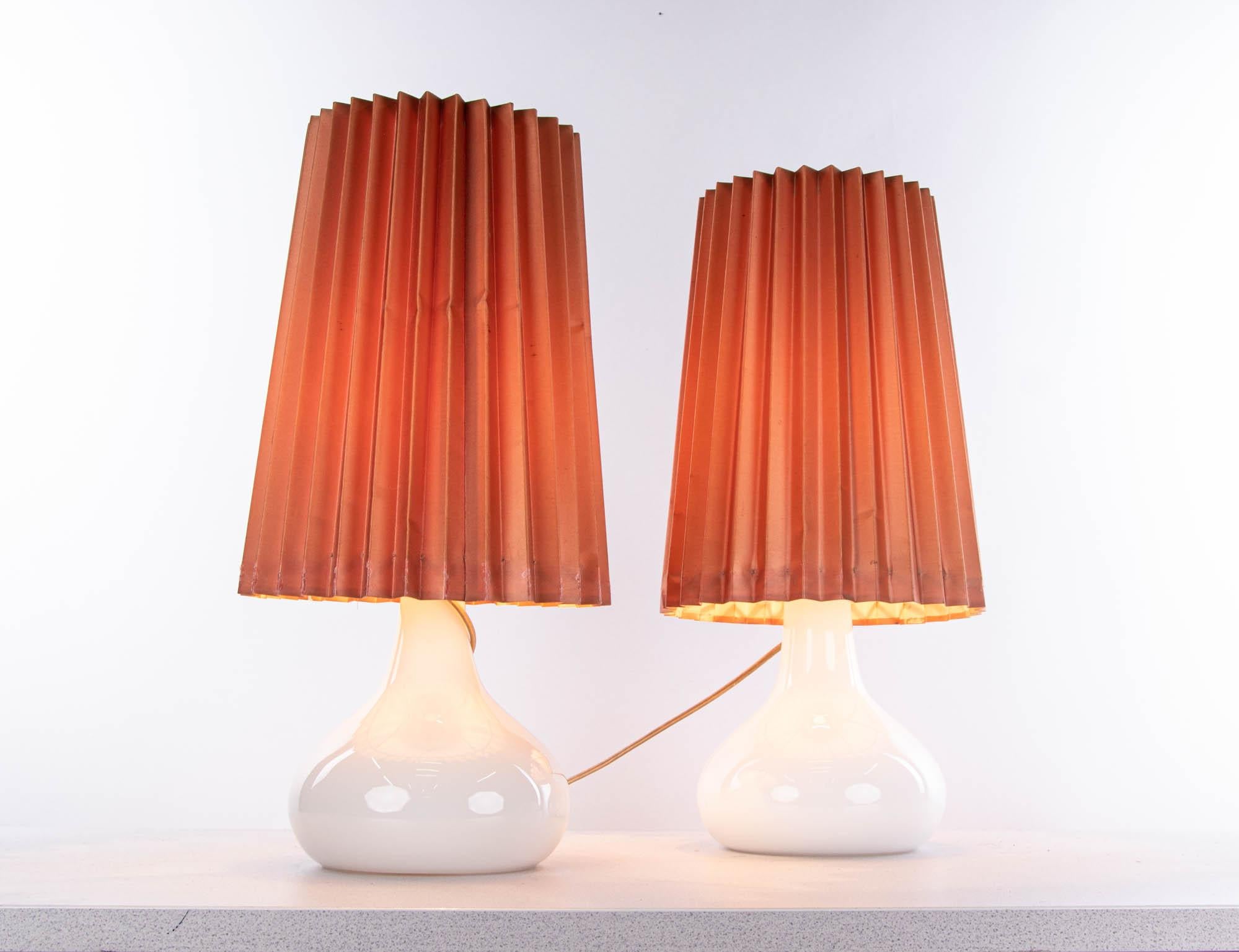 1960 Denmark White Holmegaard Glass Table Lamp by Kylle Svanlund, Set of 2 For Sale 2