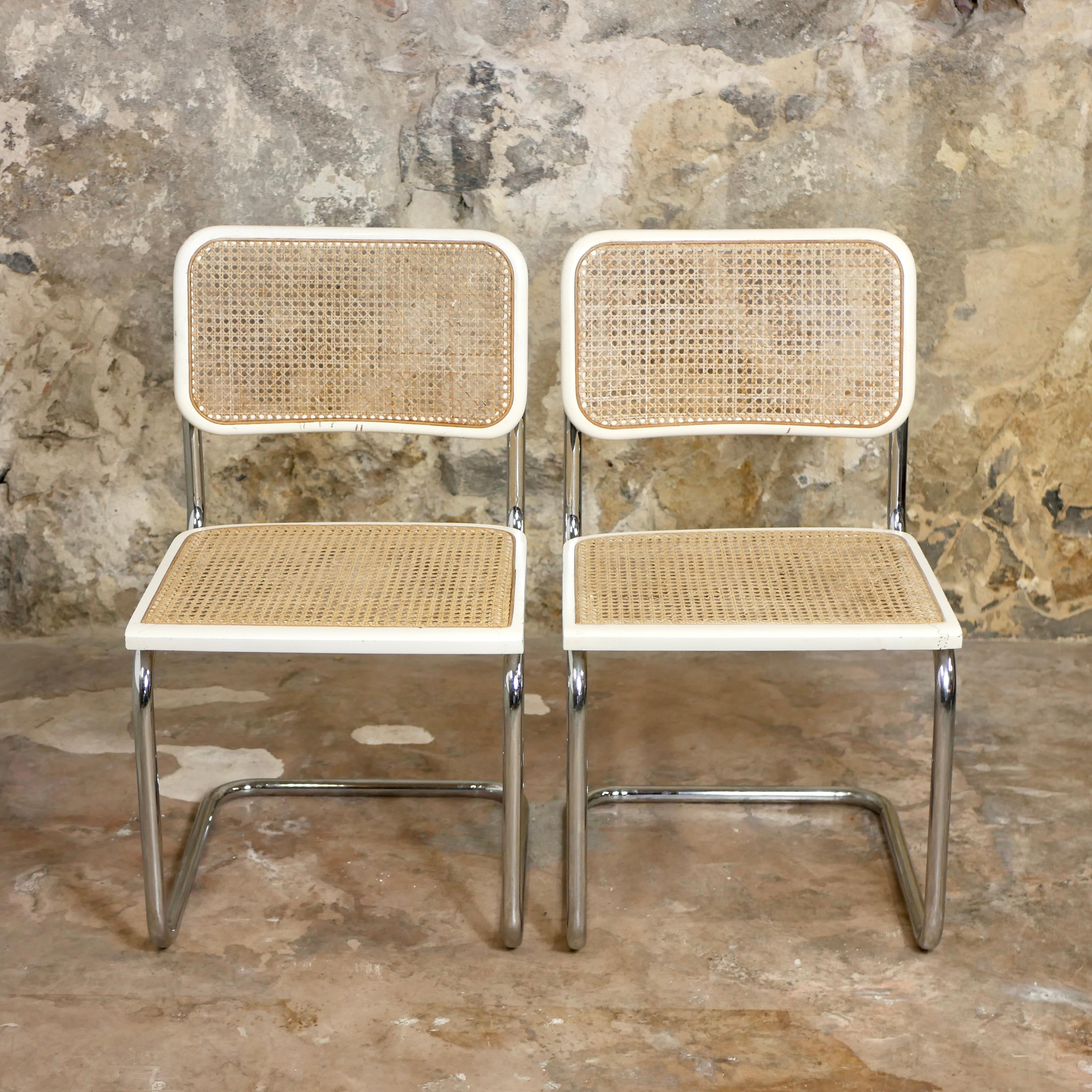 Paire de chaises Cesca italiennes blanches, conçues par Marcel Breuer, 1970 Bon état - En vente à Lyon, FR