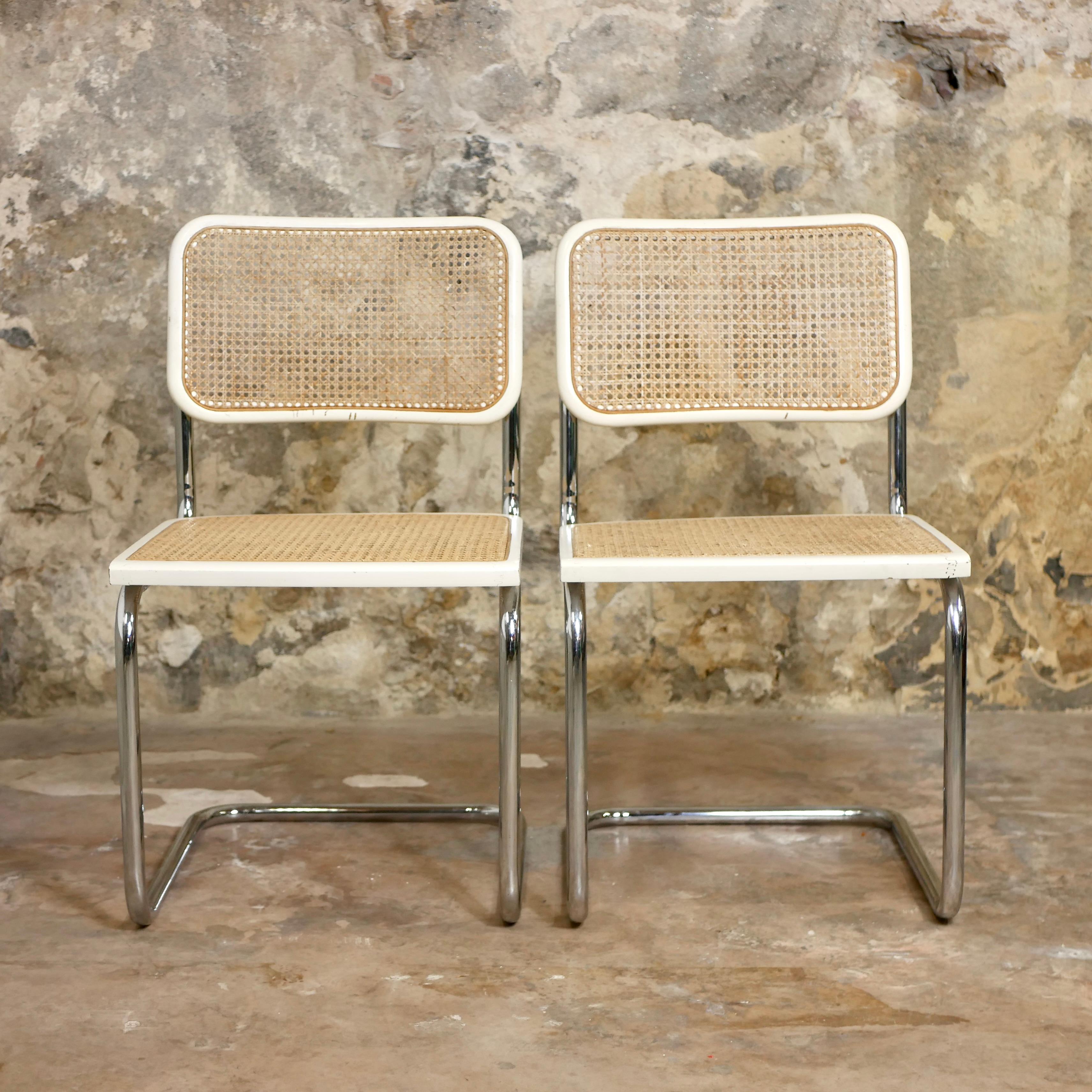 Fin du 20e siècle Paire de chaises Cesca italiennes blanches, conçues par Marcel Breuer, 1970 en vente