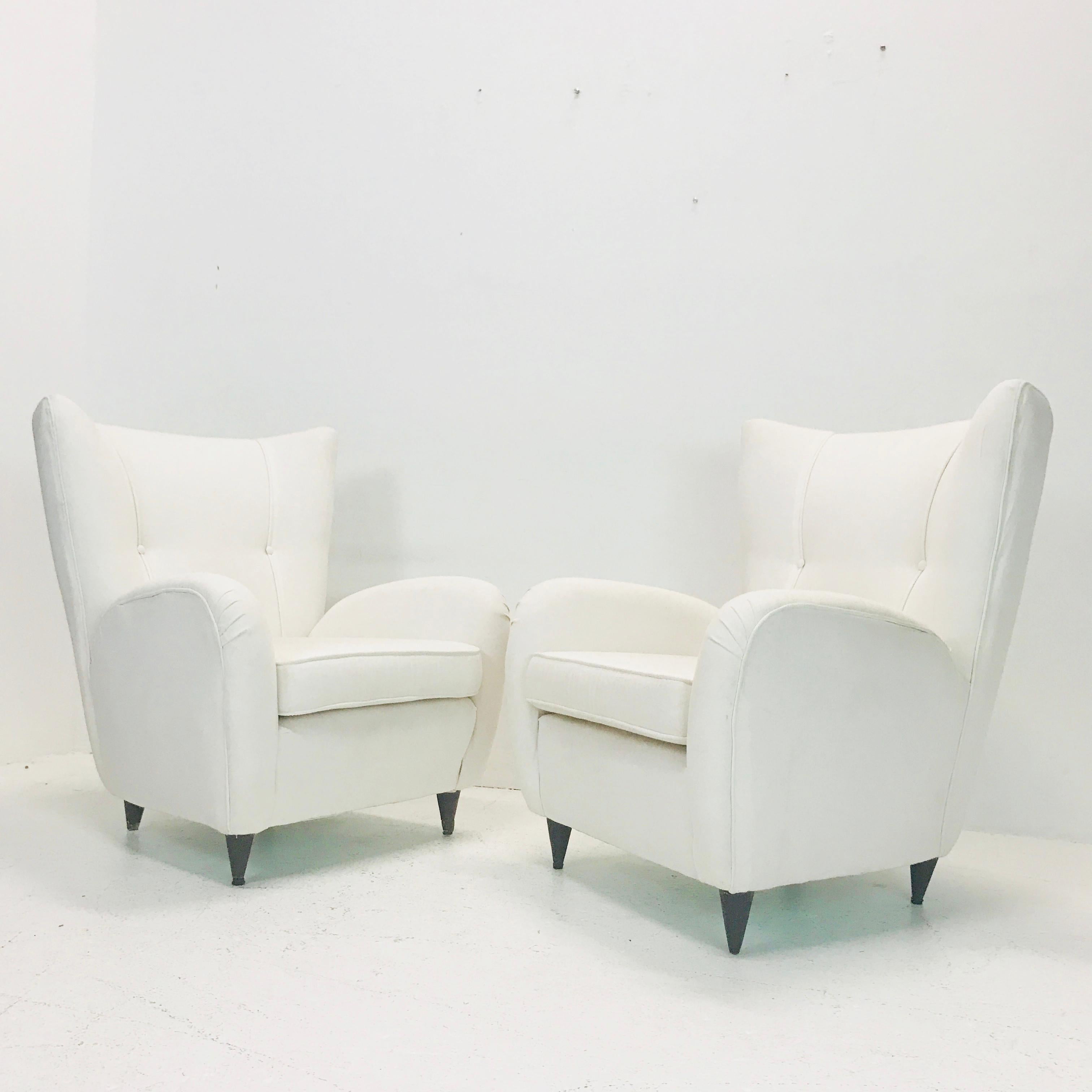 20th Century Pair of White Italian Paolo Buffa Lounge Chairs