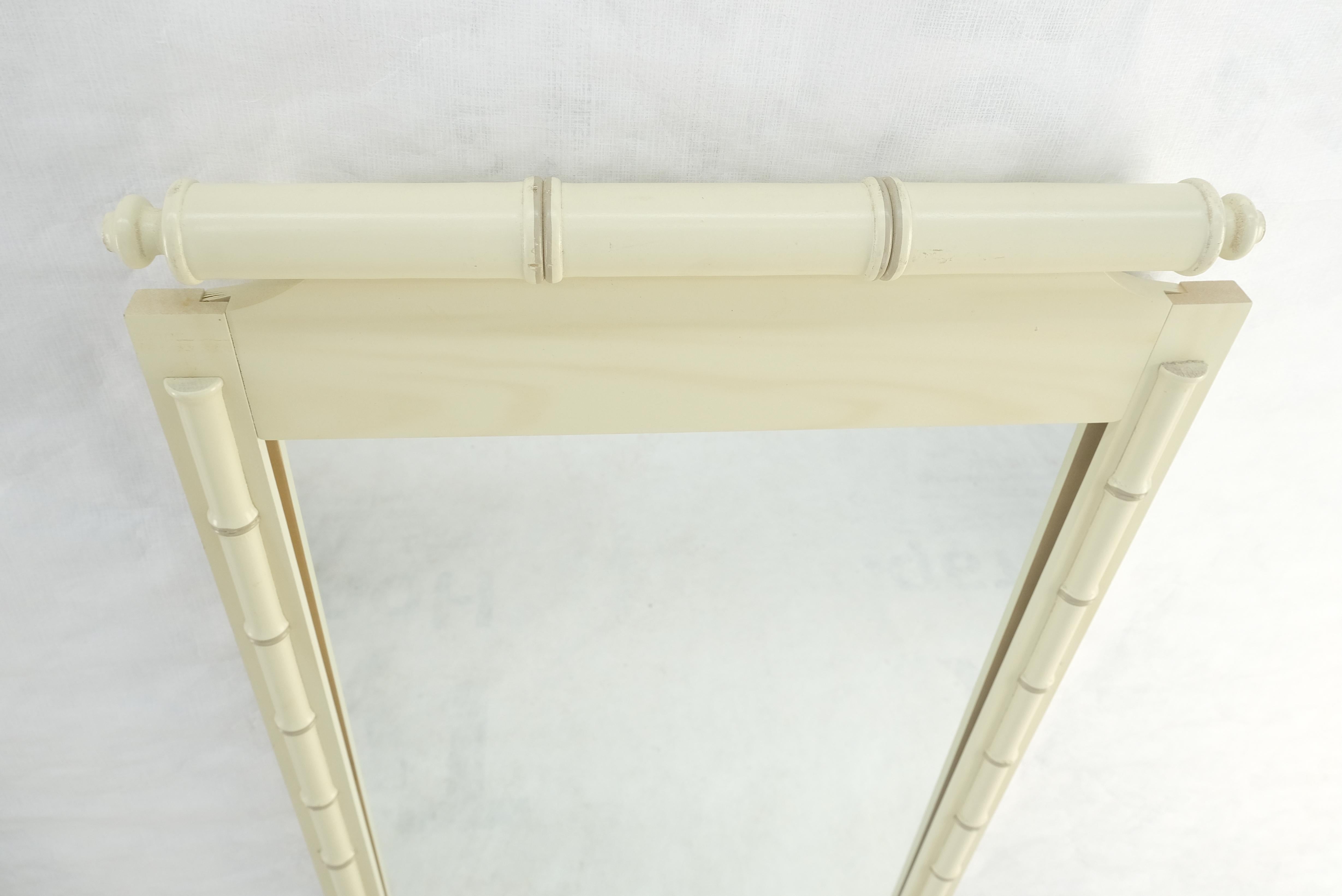 Coppia di specchi da parete in finto bambù, laccati in bianco, della metà del secolo scorso, rettangolari MINT in vendita 8