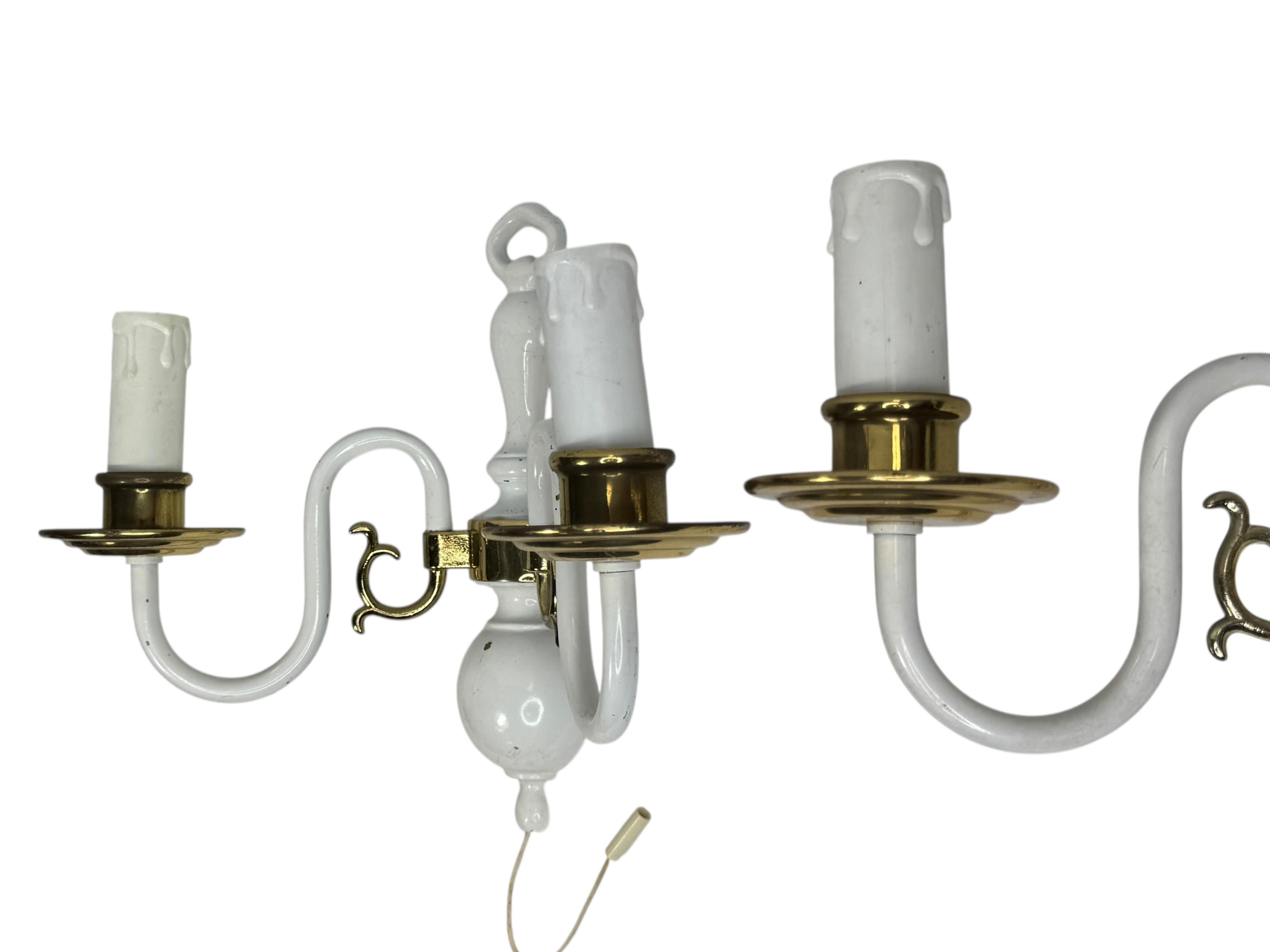 Pair of white lacquered Brass Two-Light Wall Sconces, Vintage, German, 1960s mediados del siglo XX en venta