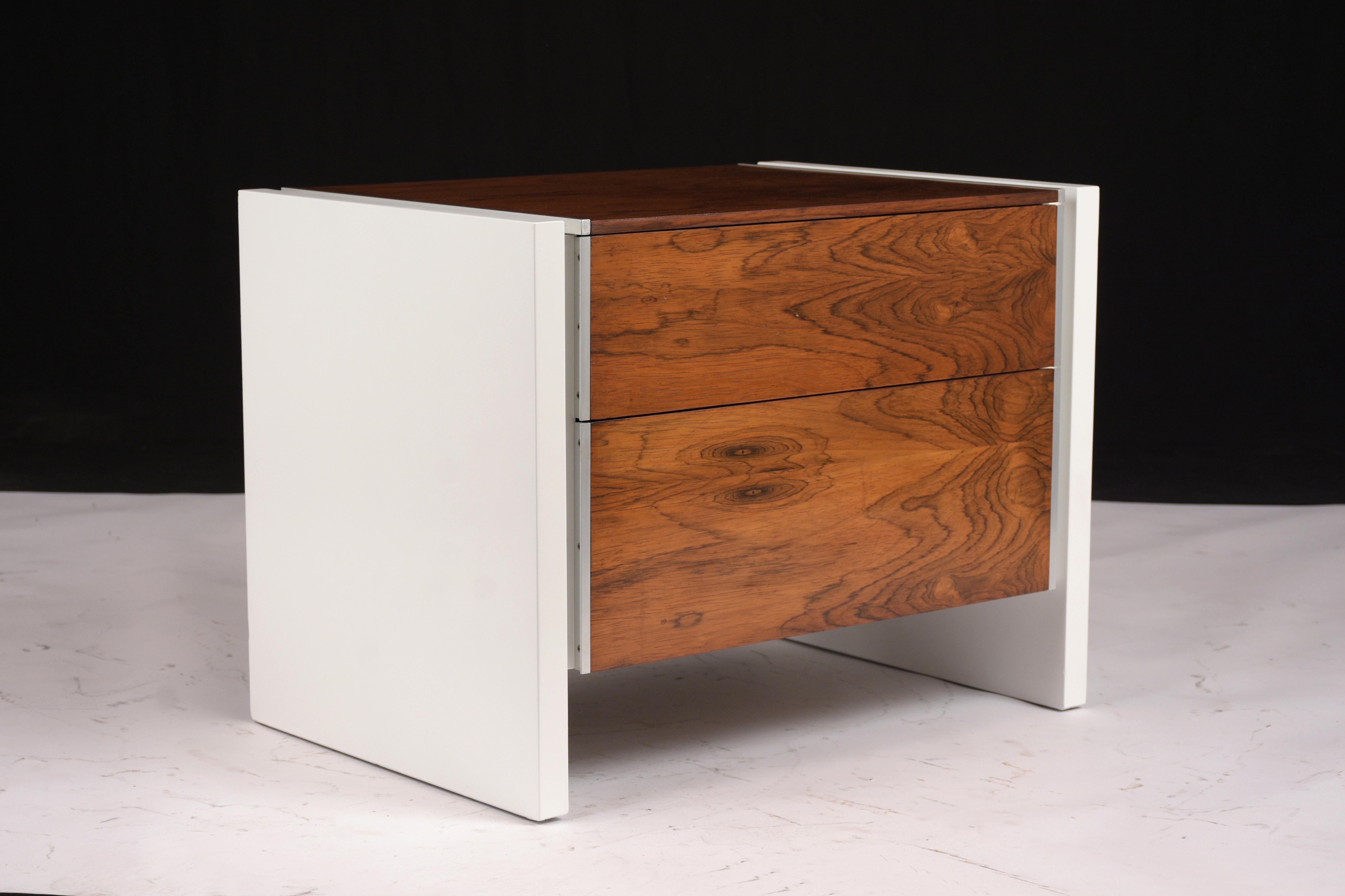 Mid-20th Century Pair of White Lacquered Glenn California Nightstands