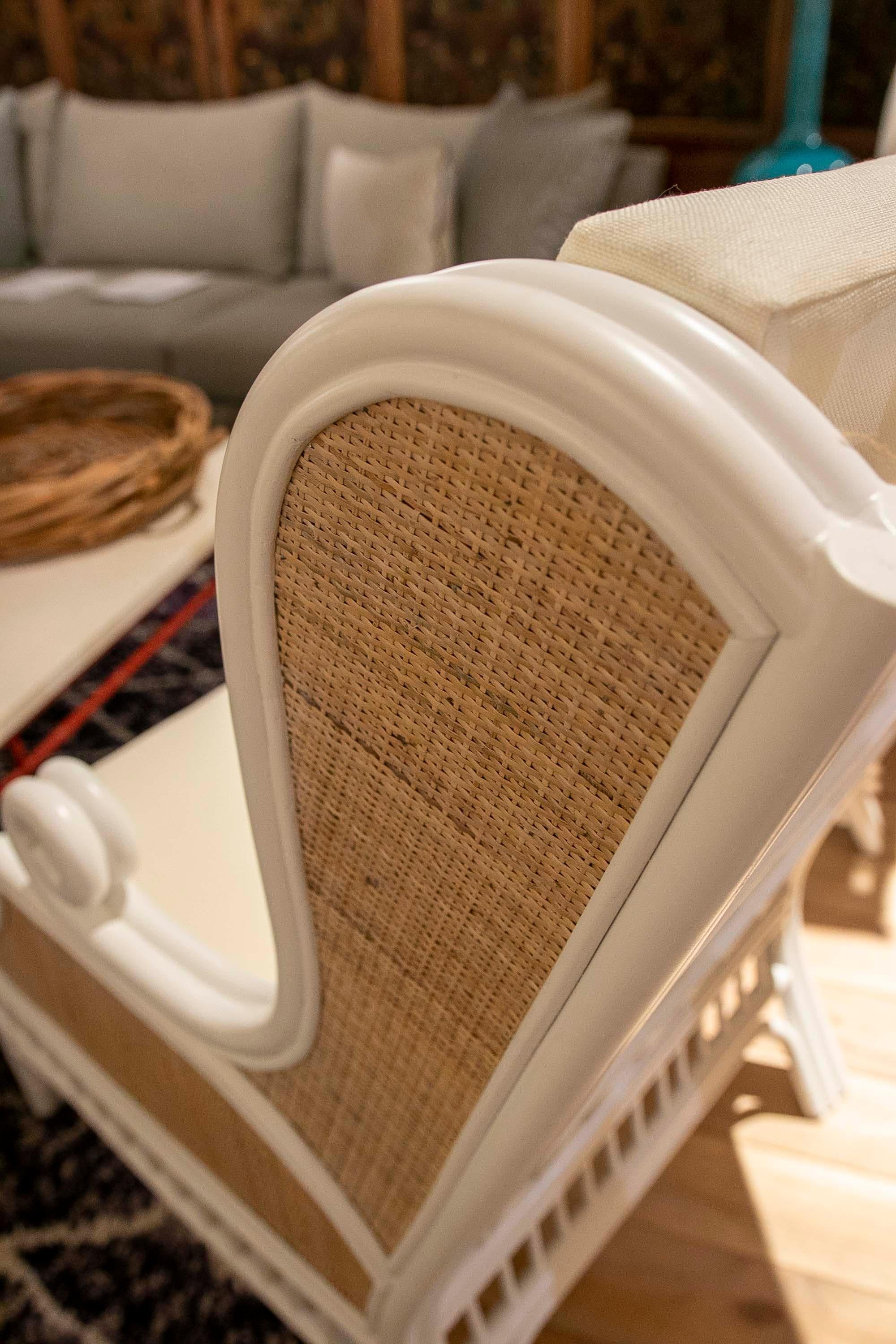 Pair of White Lacquered Rattan Armchairs Lined on the Sides with Cushions For Sale 9