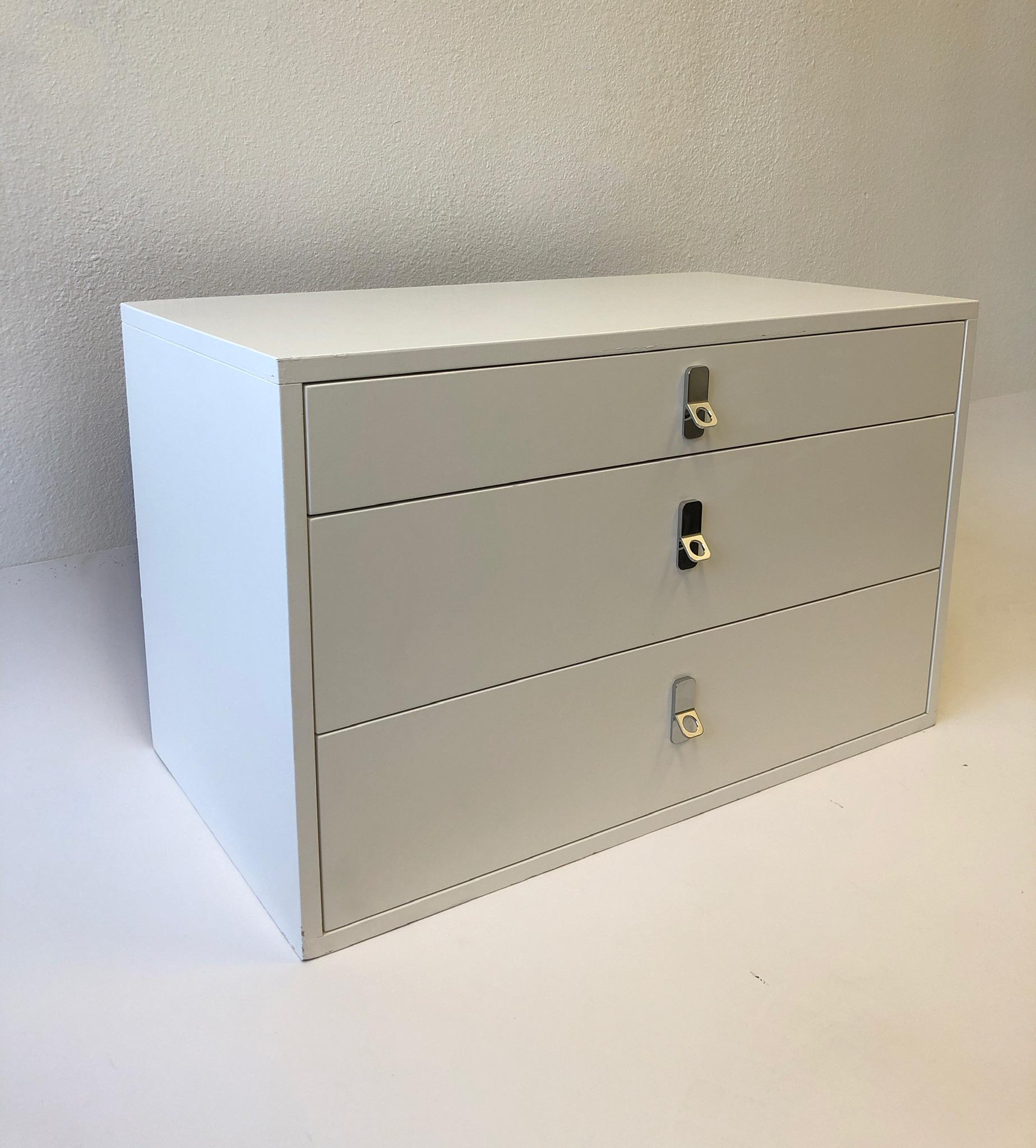Pair of Wall Mount White Lacquered and Chrome Nightstands In Good Condition In Palm Springs, CA